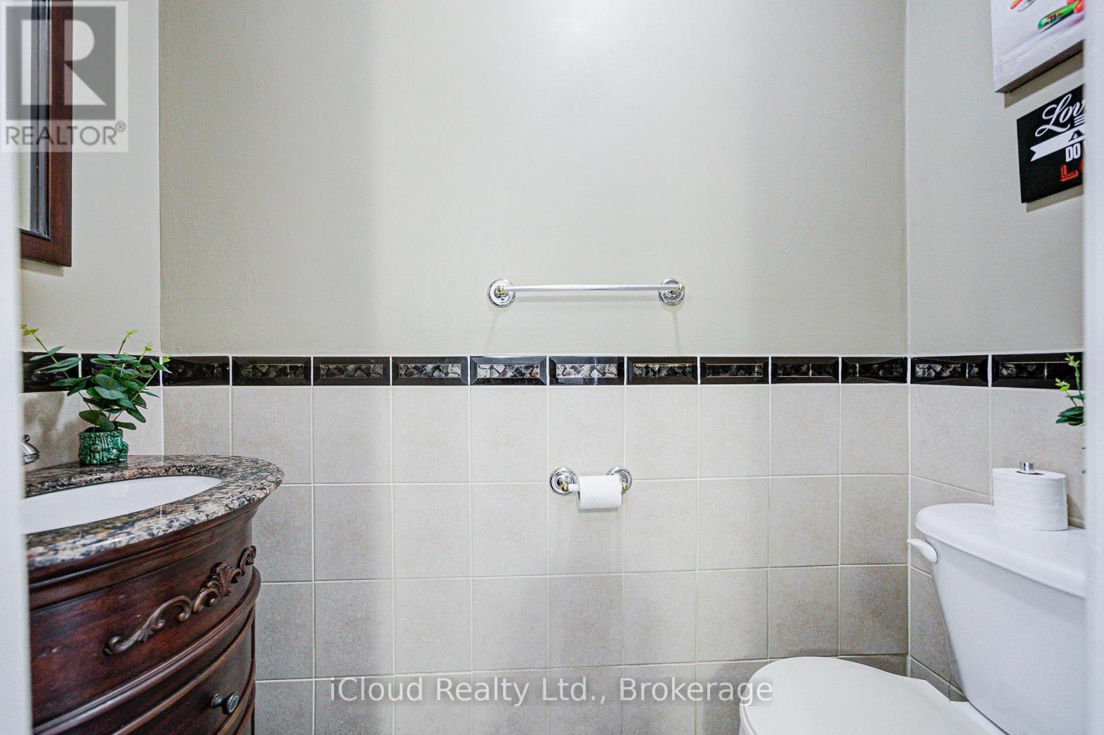 5 Gloucester Place, Brampton, Ontario  L6S 2E5 - Photo 18 - W12493024