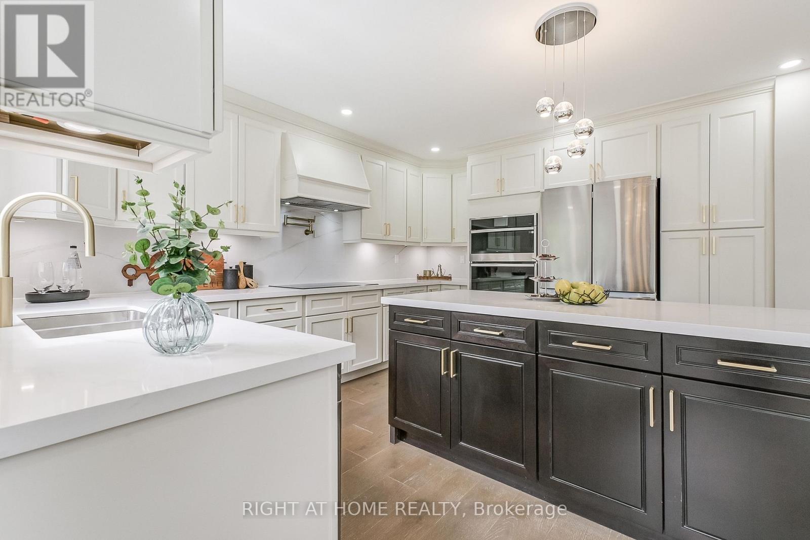 1308 Fieldcrest Lane, Oakville, Ontario  L6M 2N6 - Photo 14 - W12493034