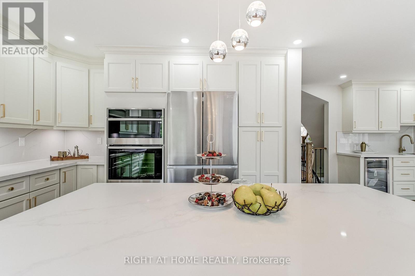 1308 Fieldcrest Lane, Oakville, Ontario  L6M 2N6 - Photo 15 - W12493034