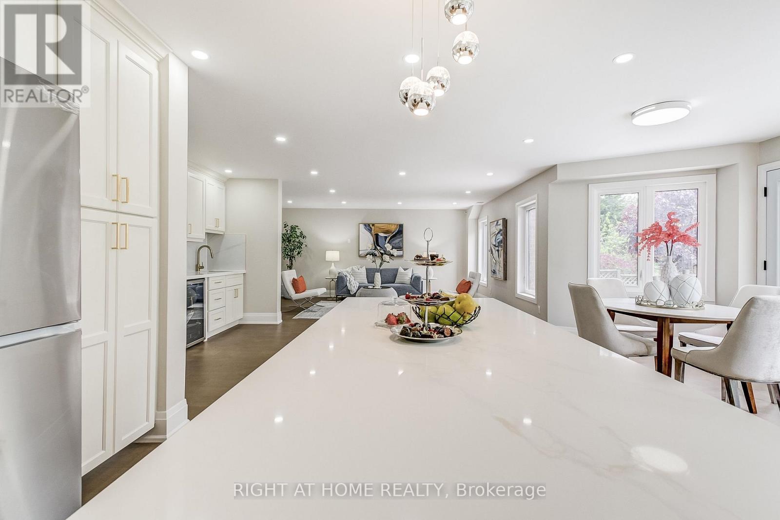 1308 Fieldcrest Lane, Oakville, Ontario  L6M 2N6 - Photo 17 - W12493034