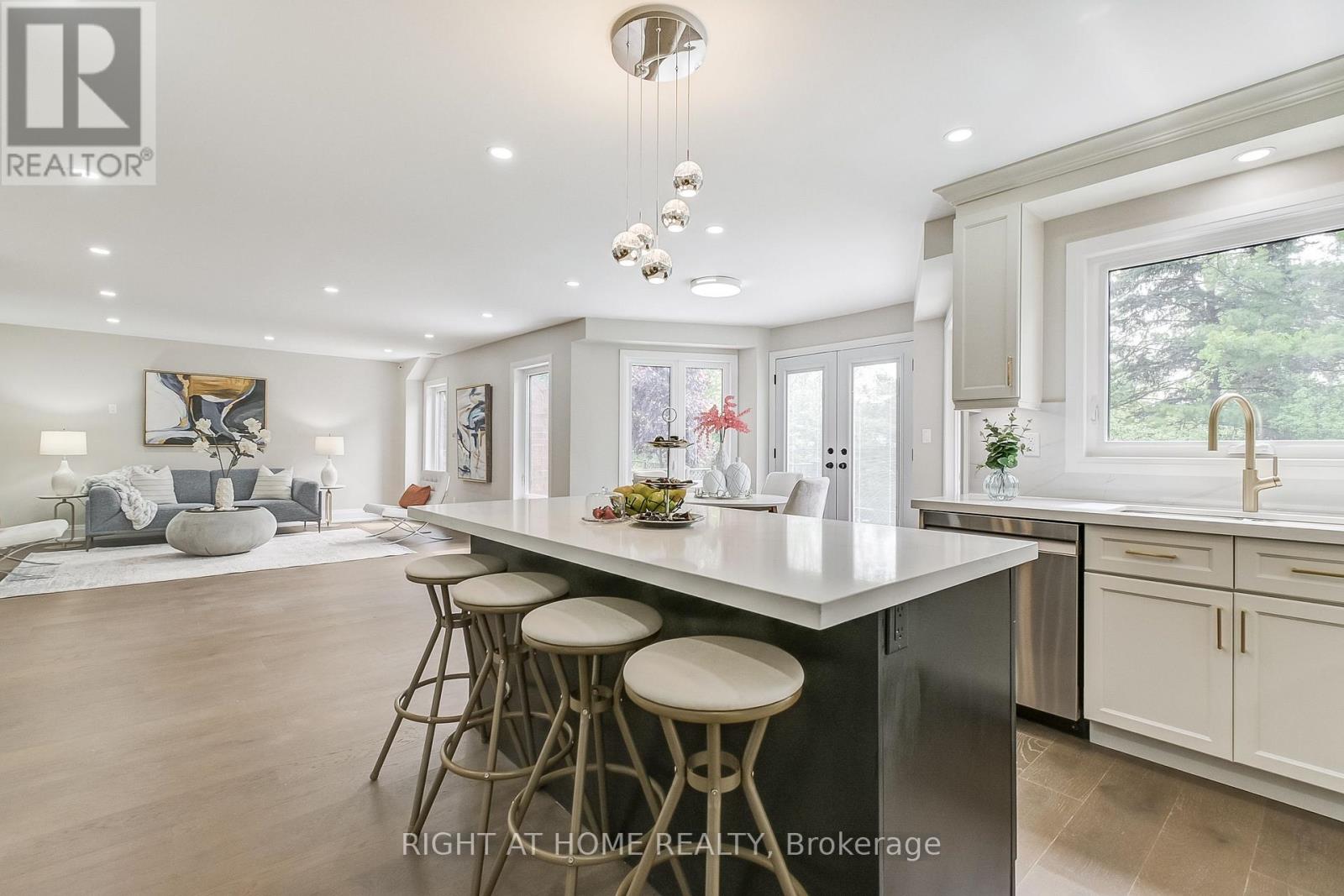 1308 Fieldcrest Lane, Oakville, Ontario  L6M 2N6 - Photo 18 - W12493034