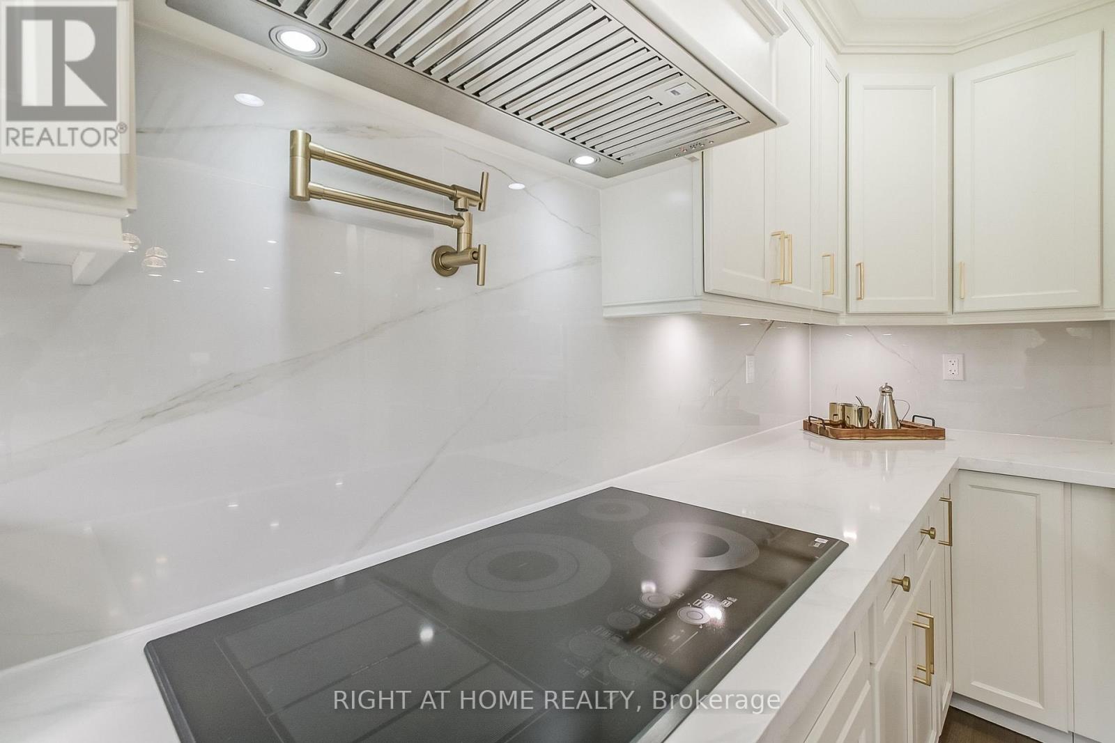 1308 Fieldcrest Lane, Oakville, Ontario  L6M 2N6 - Photo 19 - W12493034