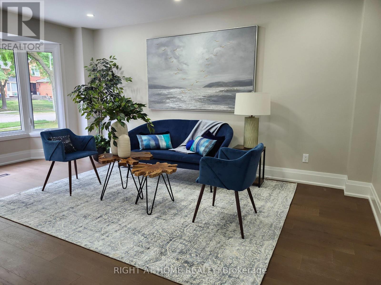 1308 Fieldcrest Lane, Oakville, Ontario  L6M 2N6 - Photo 3 - W12493034