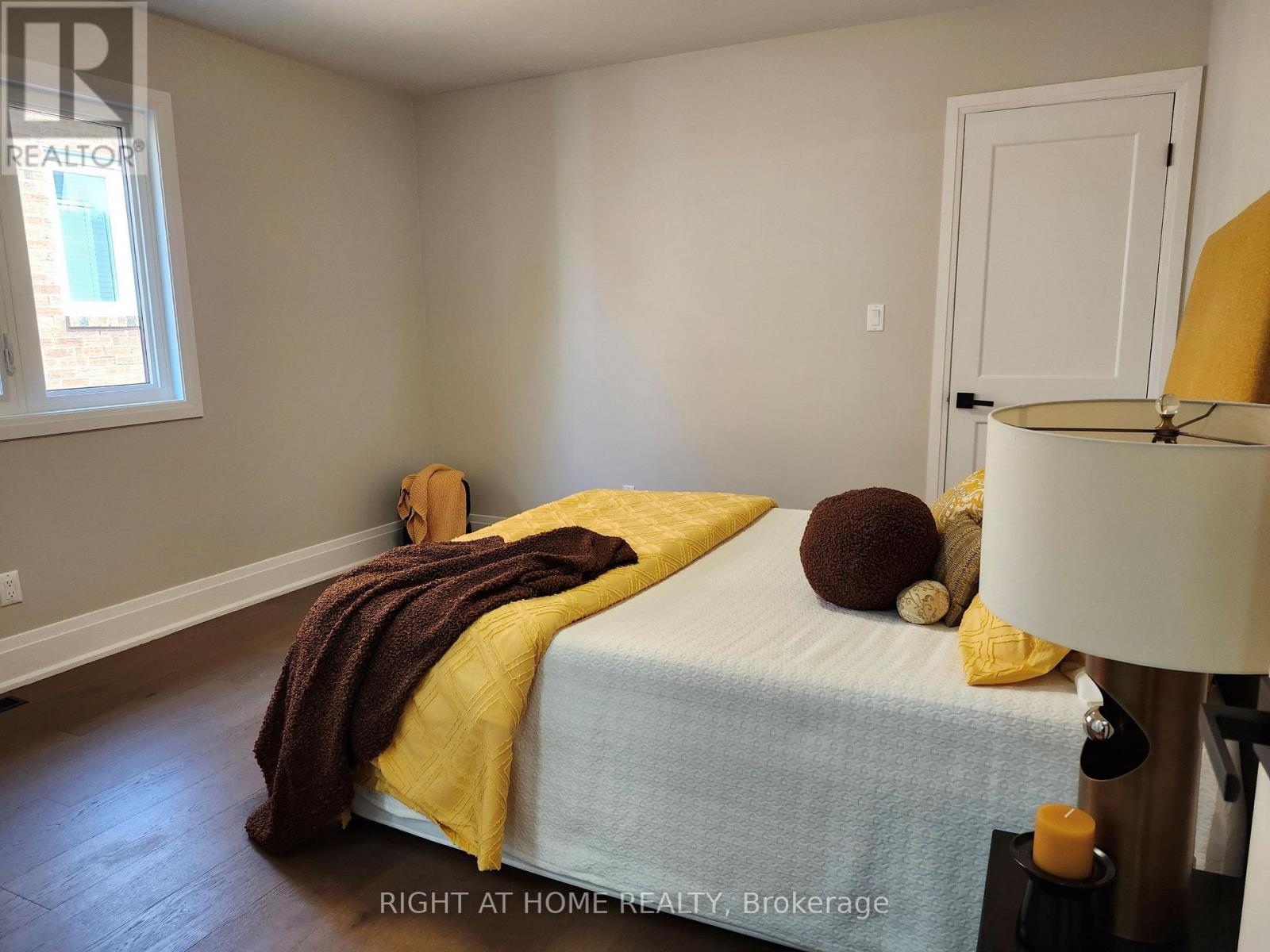 1308 Fieldcrest Lane, Oakville, Ontario  L6M 2N6 - Photo 31 - W12493034