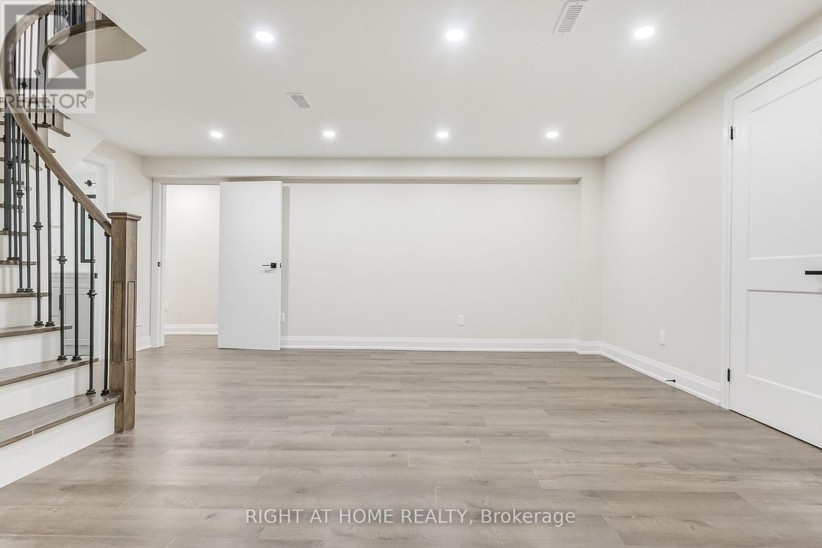 1308 Fieldcrest Lane, Oakville, Ontario  L6M 2N6 - Photo 33 - W12493034