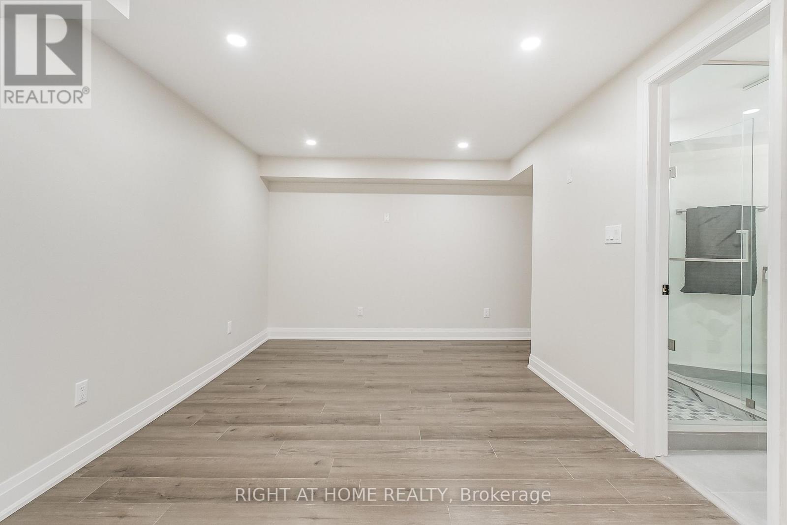 1308 Fieldcrest Lane, Oakville, Ontario  L6M 2N6 - Photo 39 - W12493034