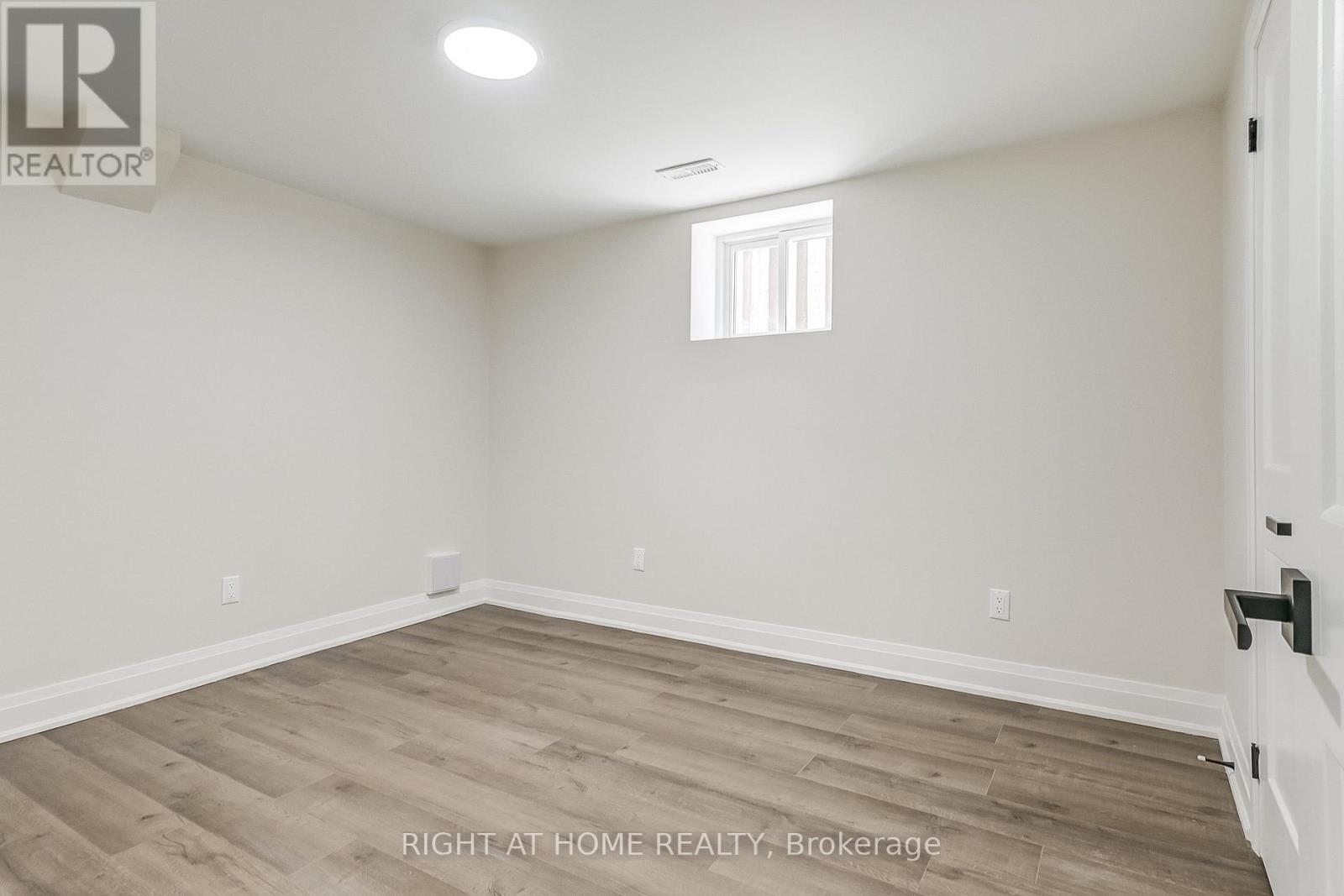 1308 Fieldcrest Lane, Oakville, Ontario  L6M 2N6 - Photo 43 - W12493034