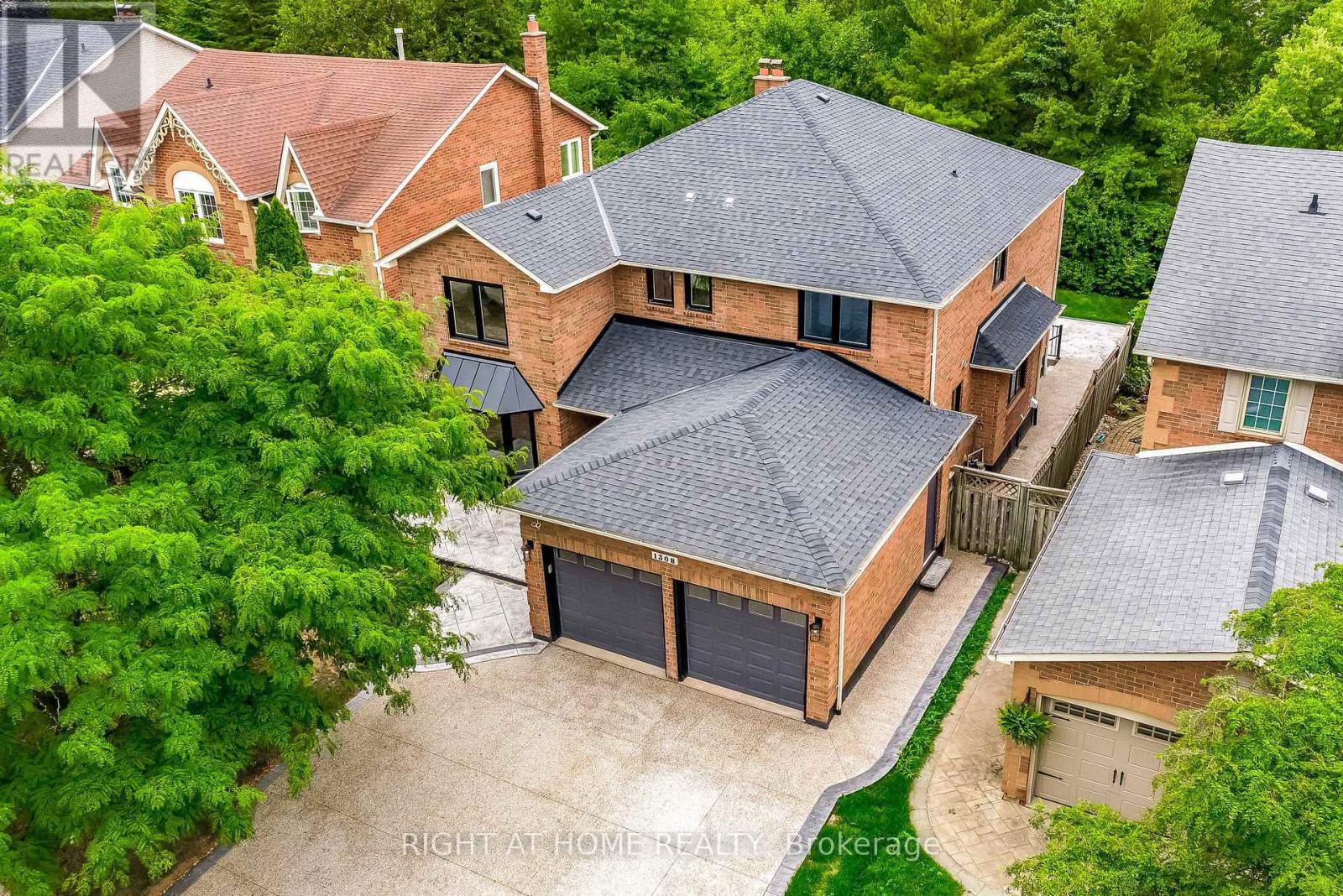 1308 Fieldcrest Lane, Oakville, Ontario  L6M 2N6 - Photo 48 - W12493034