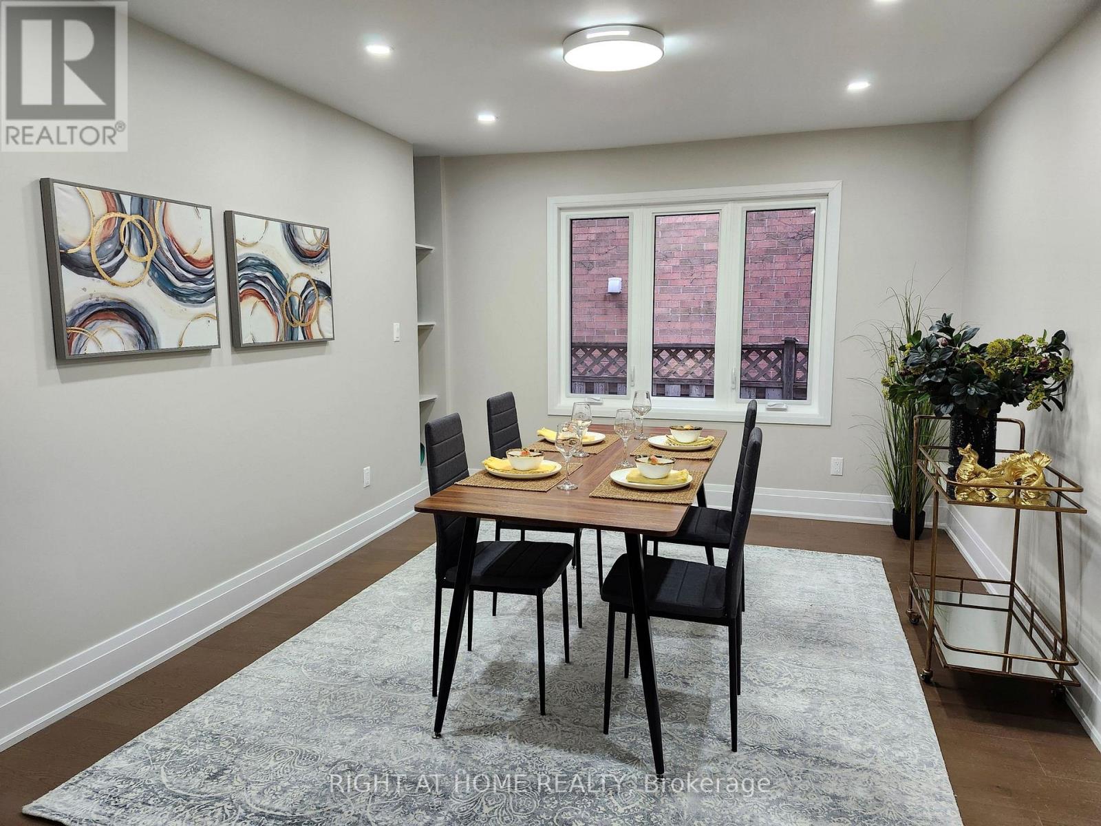 1308 Fieldcrest Lane, Oakville, Ontario  L6M 2N6 - Photo 5 - W12493034