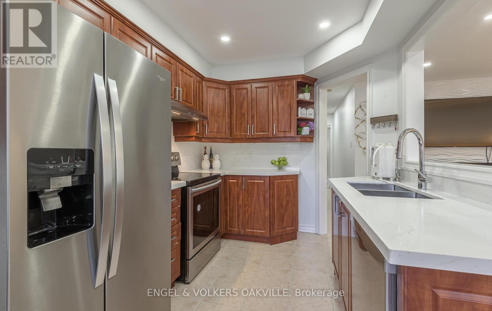 3976 Freeman Terrace, Mississauga, Ontario  L5M 6R1 - Photo 10 - W12493086