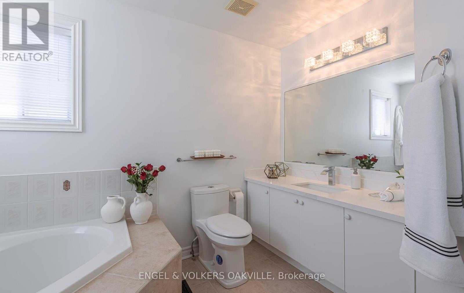 3976 Freeman Terrace, Mississauga, Ontario  L5M 6R1 - Photo 15 - W12493086