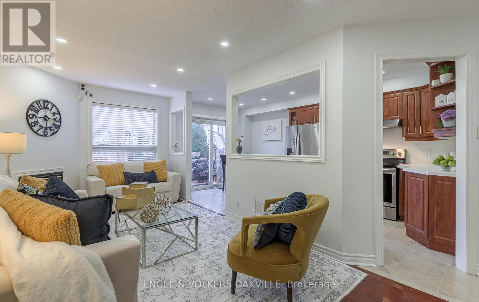 3976 Freeman Terrace, Mississauga, Ontario  L5M 6R1 - Photo 4 - W12493086