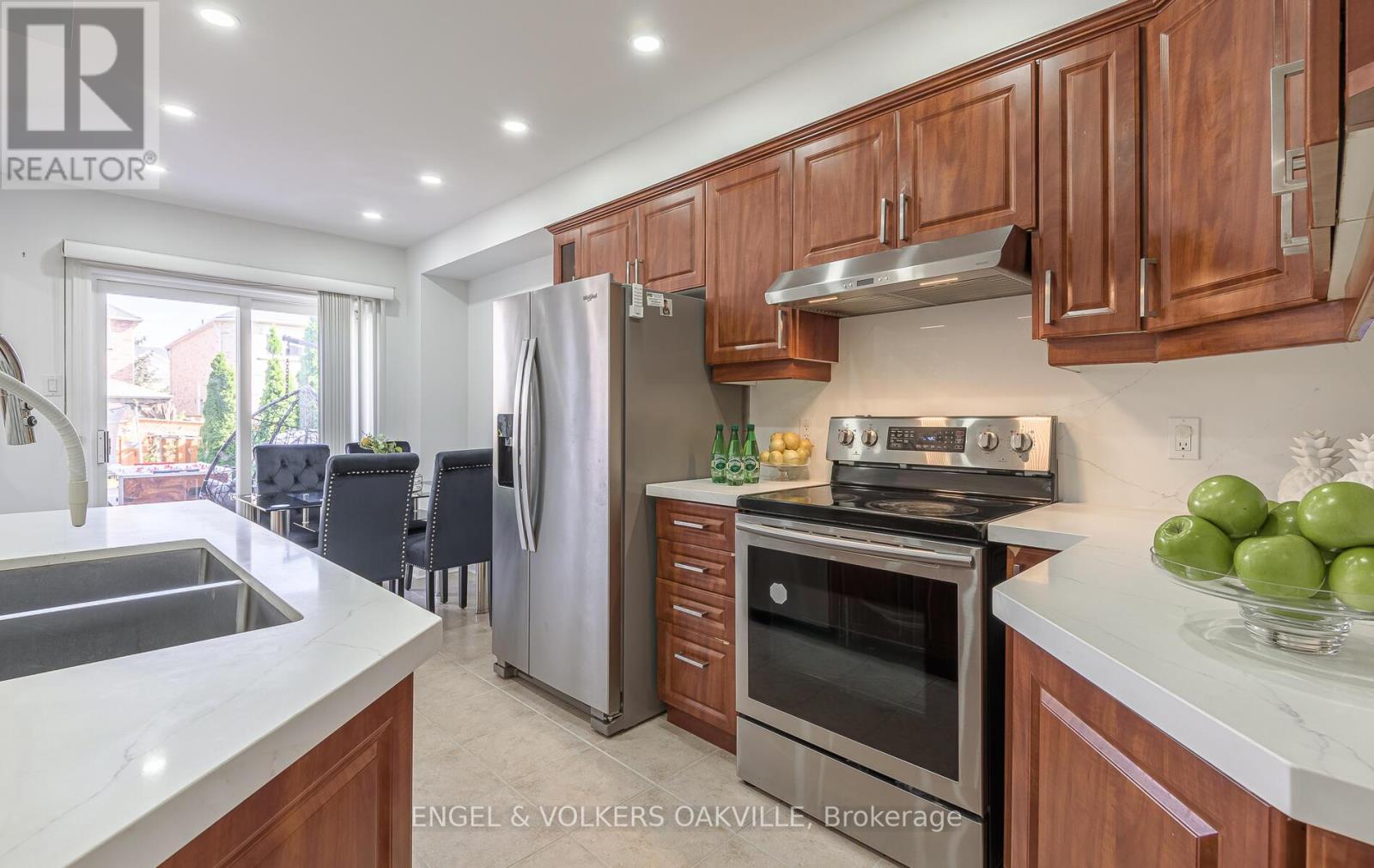 3976 Freeman Terrace, Mississauga, Ontario  L5M 6R1 - Photo 9 - W12493086