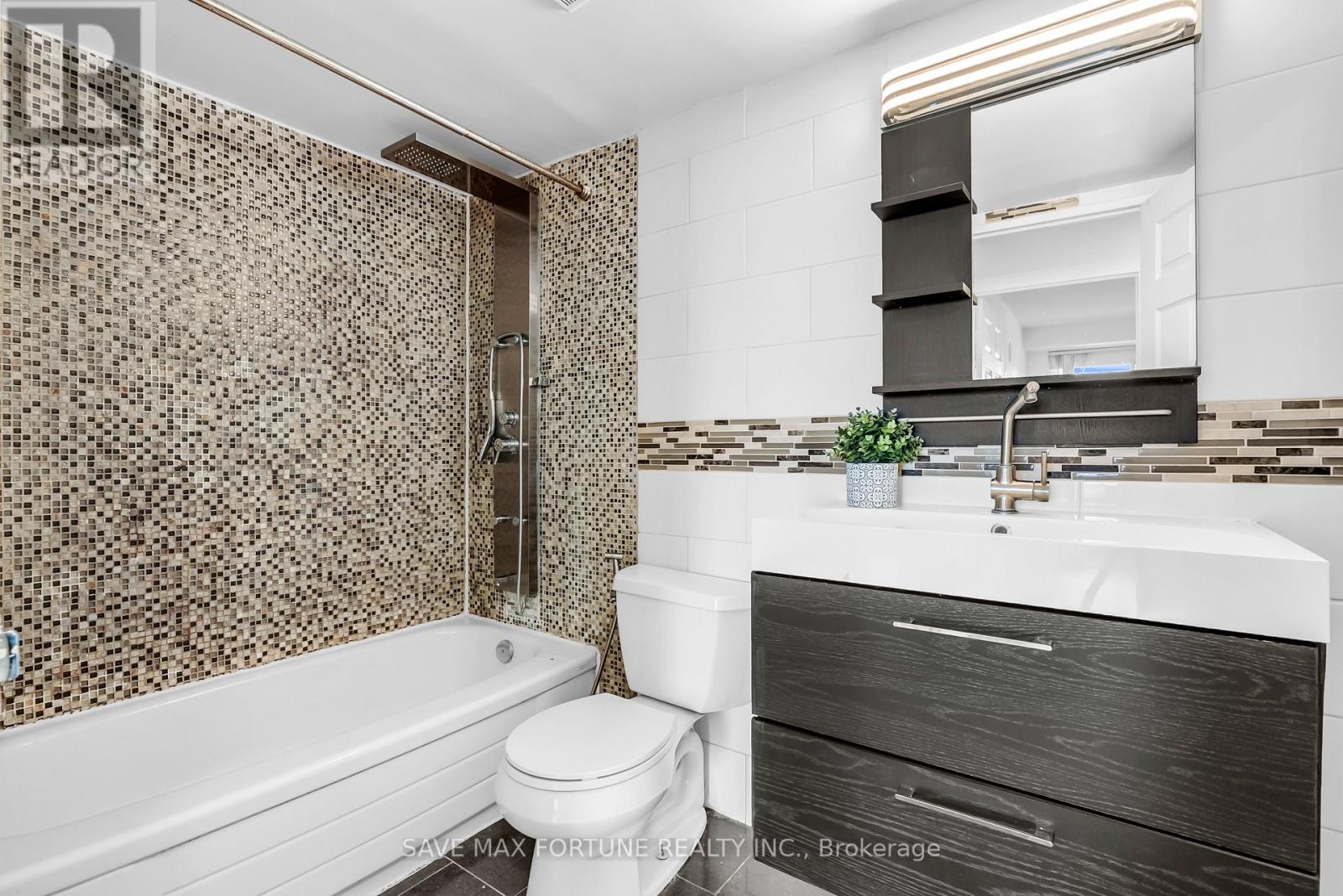 1006 - 330 Rathburn Road W, Mississauga, Ontario  L5B 3Y1 - Photo 31 - W12493092