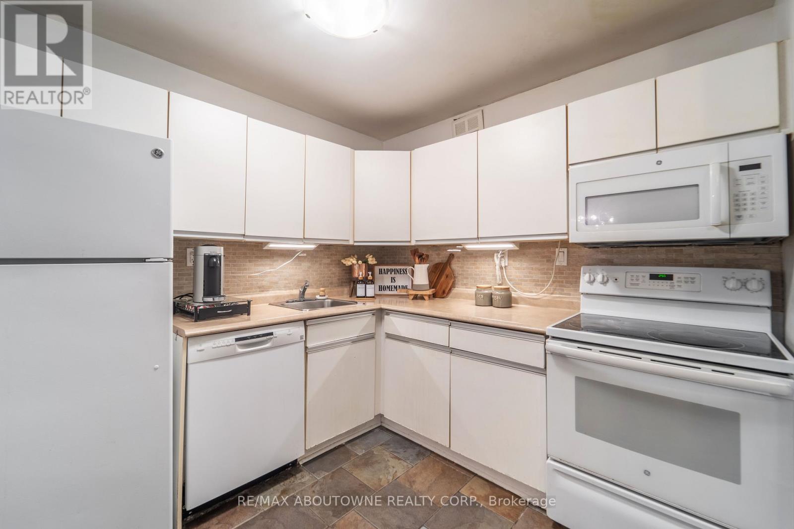 612 - 1450 Glen Abbey Gate, Oakville, Ontario  L6M 2V7 - Photo 10 - W12493120