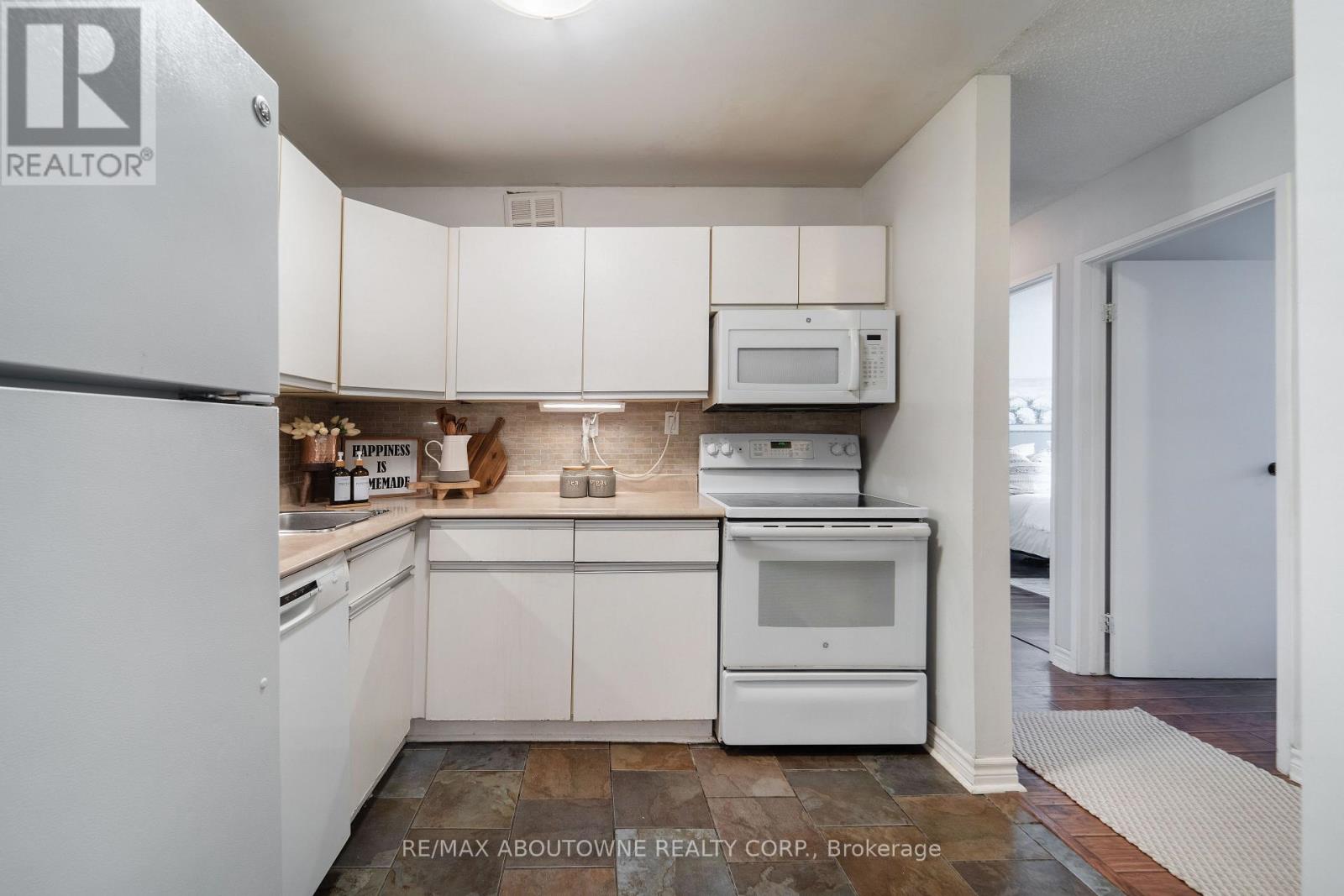 612 - 1450 Glen Abbey Gate, Oakville, Ontario  L6M 2V7 - Photo 11 - W12493120