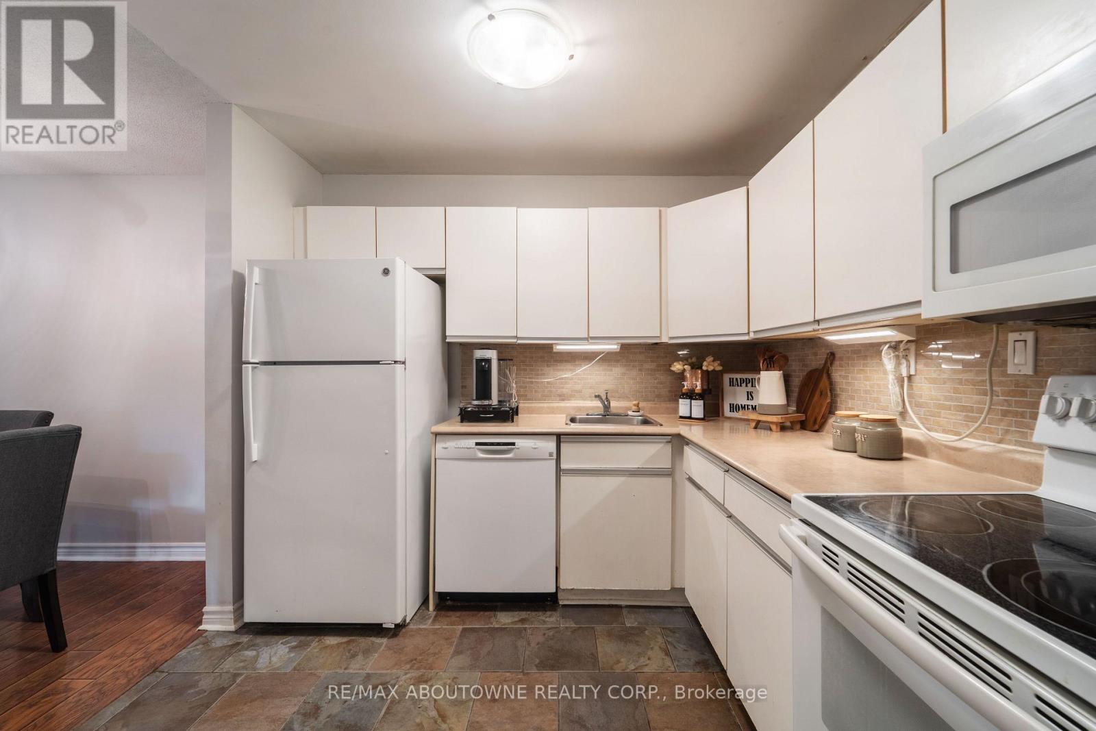 612 - 1450 Glen Abbey Gate, Oakville, Ontario  L6M 2V7 - Photo 9 - W12493120