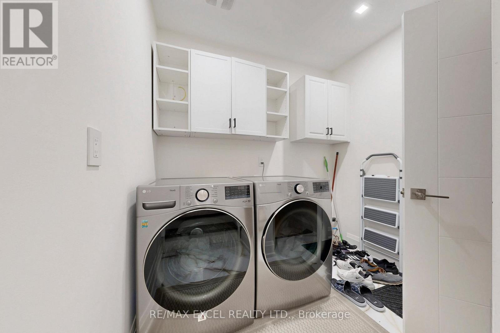 384 Old Colony Road, Richmond Hill, Ontario  L4E 5B2 - Photo 14 - N12484209