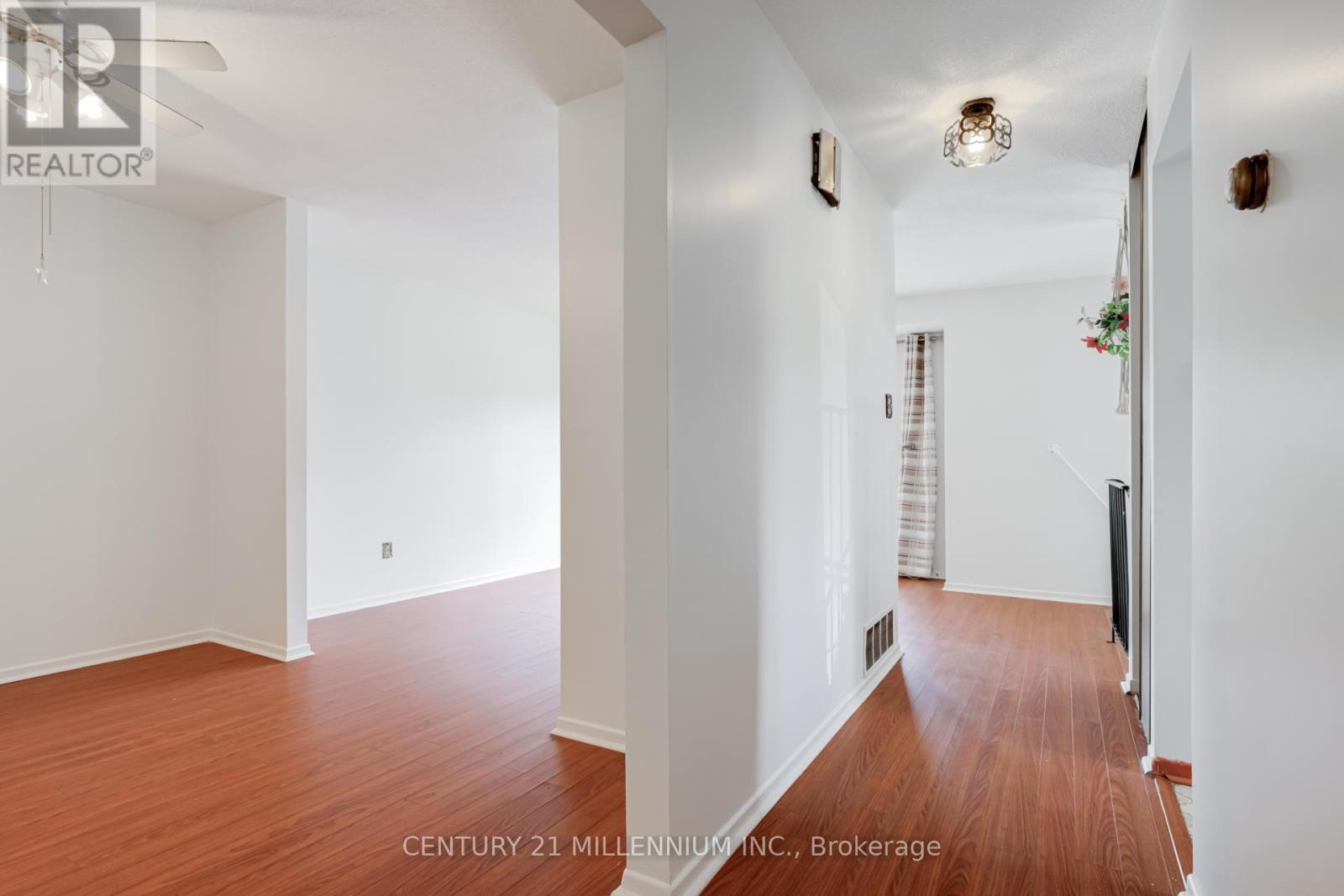 94 Charters Road, Brampton, Ontario  L6V 2S5 - Photo 5 - W12493184