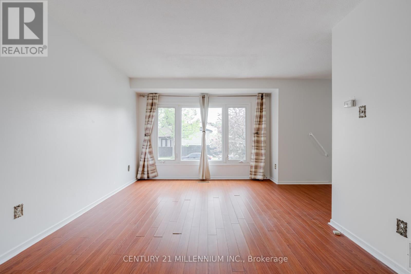 94 Charters Road, Brampton, Ontario  L6V 2S5 - Photo 8 - W12493184