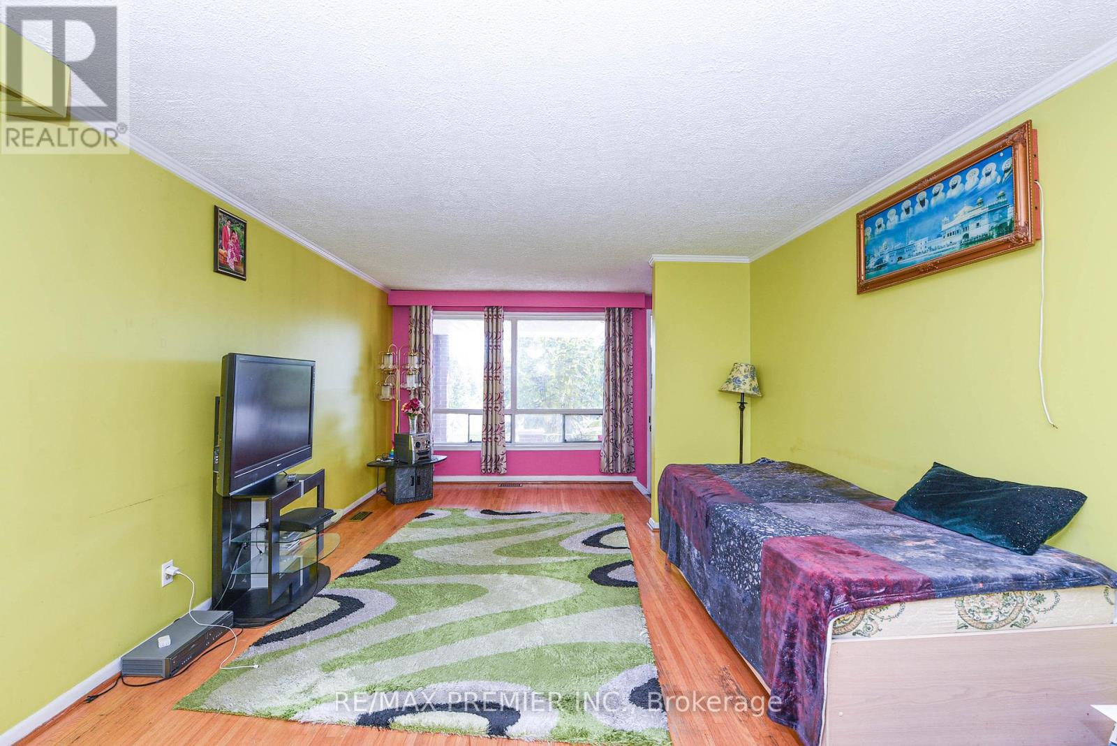 35 Taysham Crescent, Toronto, Ontario  M9V 1X1 - Photo 10 - W12493228