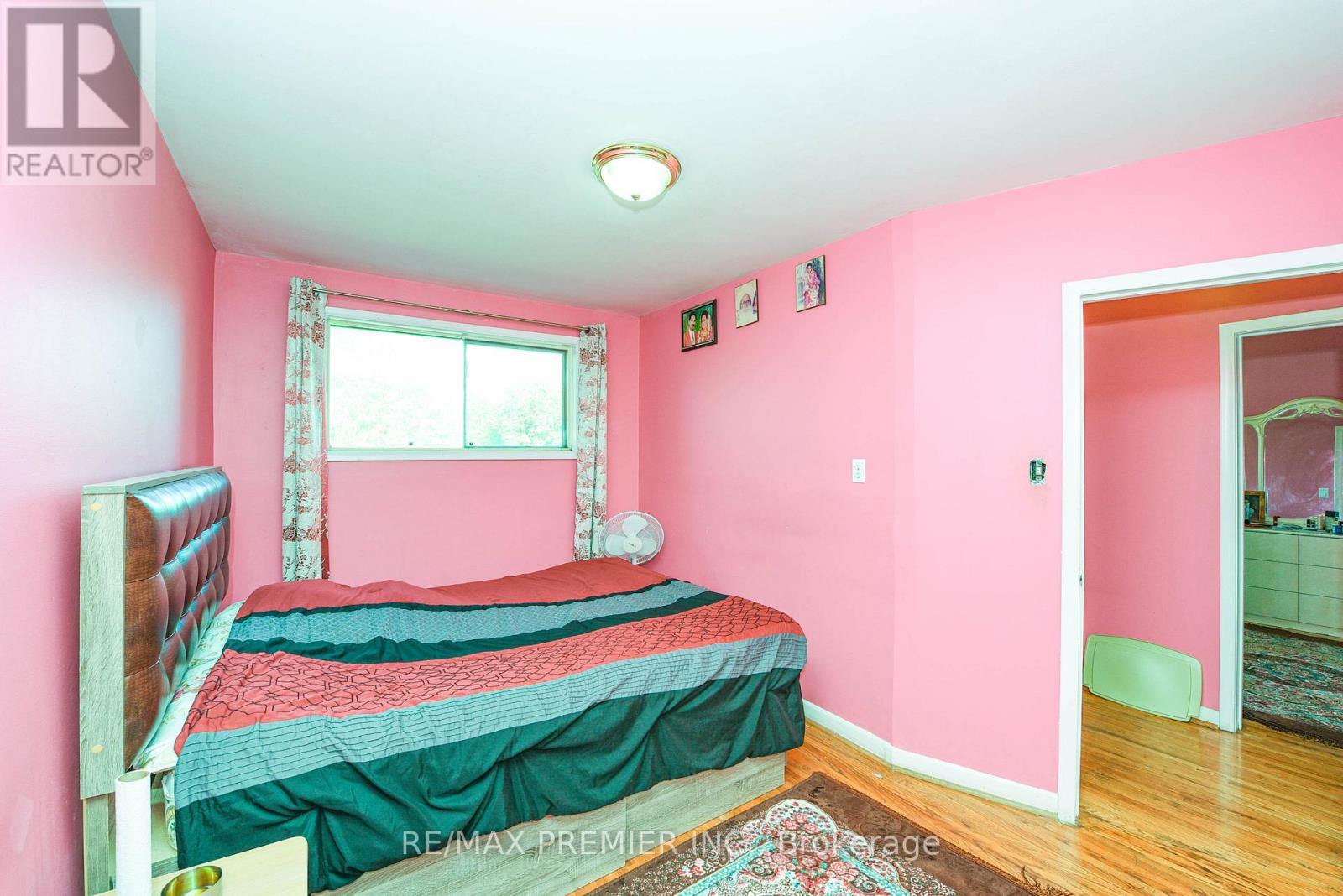 35 Taysham Crescent, Toronto, Ontario  M9V 1X1 - Photo 14 - W12493228