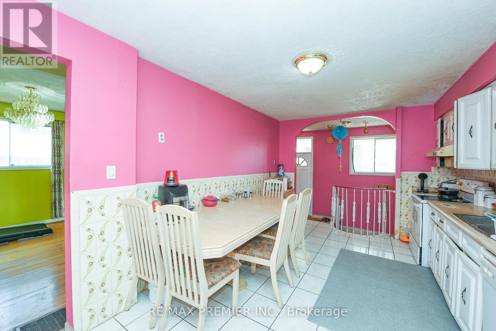 35 Taysham Crescent, Toronto, Ontario  M9V 1X1 - Photo 27 - W12493228