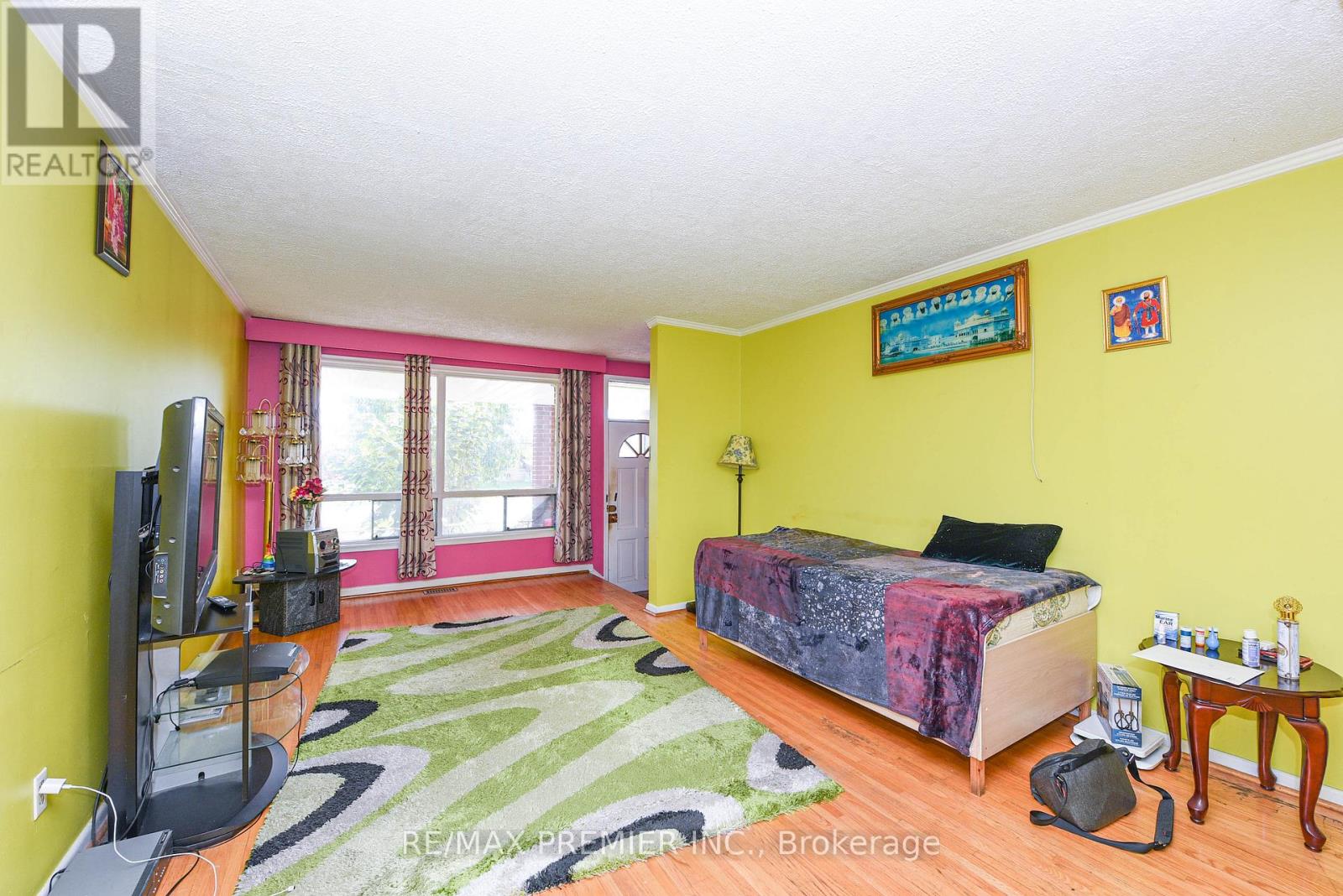 35 Taysham Crescent, Toronto, Ontario  M9V 1X1 - Photo 9 - W12493228