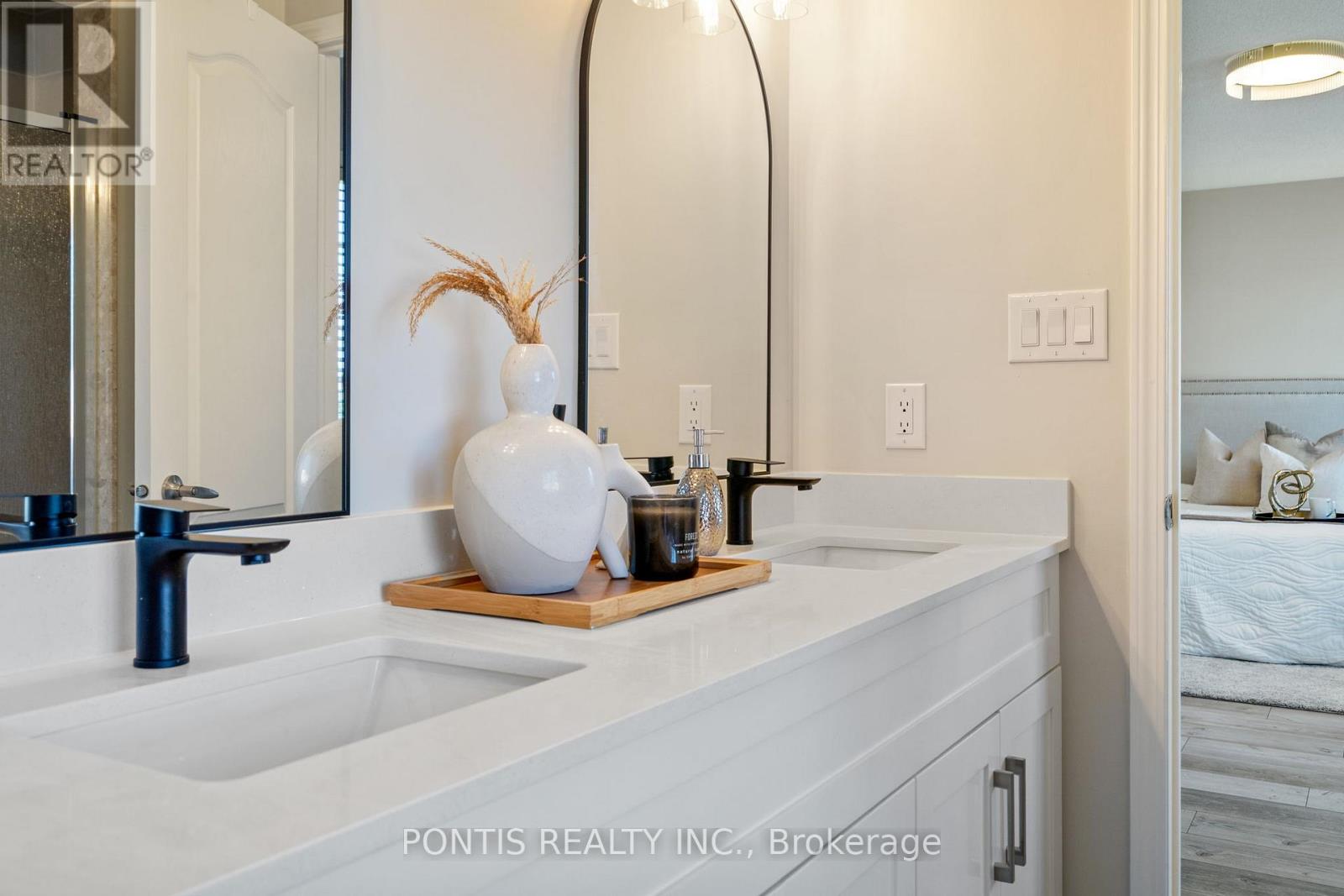 44 Damatta Drive, Brampton, Ontario  L6X 0N6 - Photo 26 - W12493240