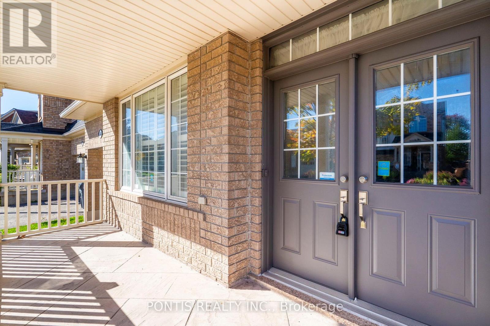 44 Damatta Drive, Brampton, Ontario  L6X 0N6 - Photo 5 - W12493240