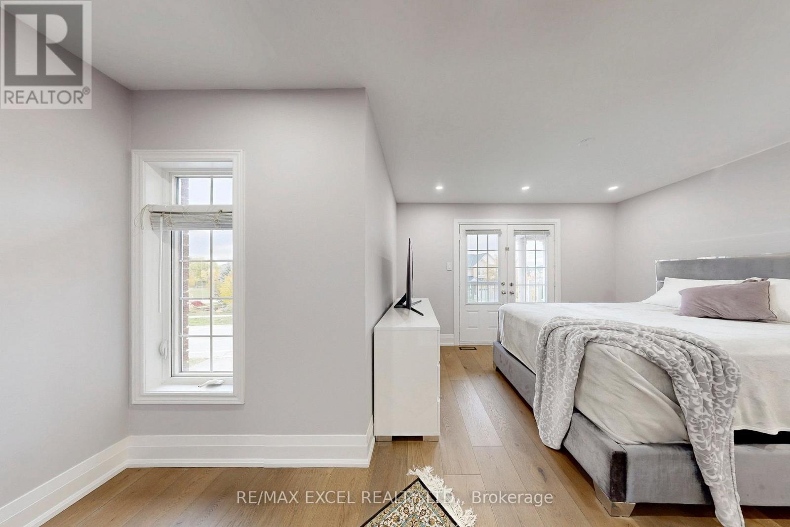 384 Old Colony Road, Richmond Hill, Ontario  L4E 5B2 - Photo 27 - N12484209