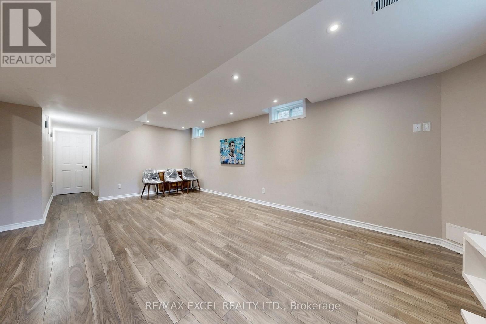 384 Old Colony Road, Richmond Hill, Ontario  L4E 5B2 - Photo 32 - N12484209