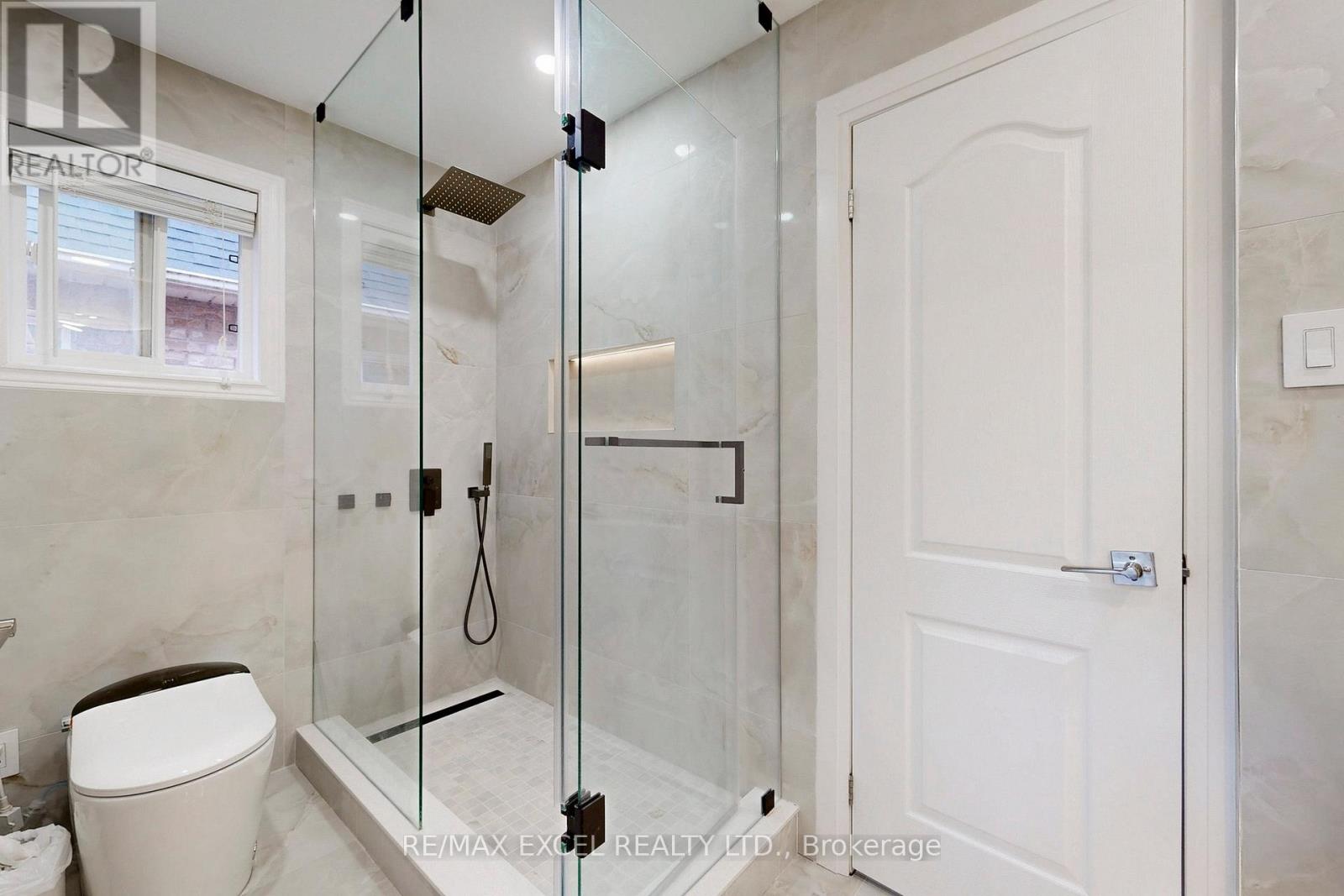 384 Old Colony Road, Richmond Hill, Ontario  L4E 5B2 - Photo 30 - N12484209