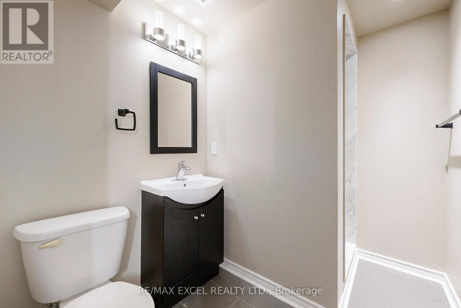 384 Old Colony Road, Richmond Hill, Ontario  L4E 5B2 - Photo 35 - N12484209