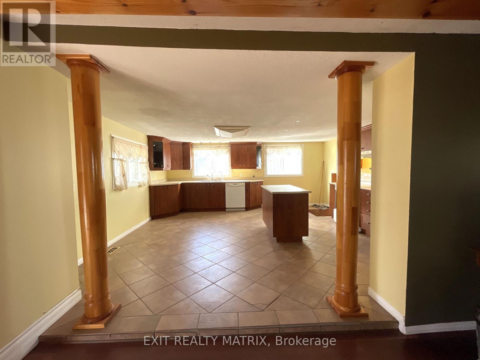 3253 County 16 Road, The Nation, Ontario  K0B 1G0 - Photo 4 - X12493254