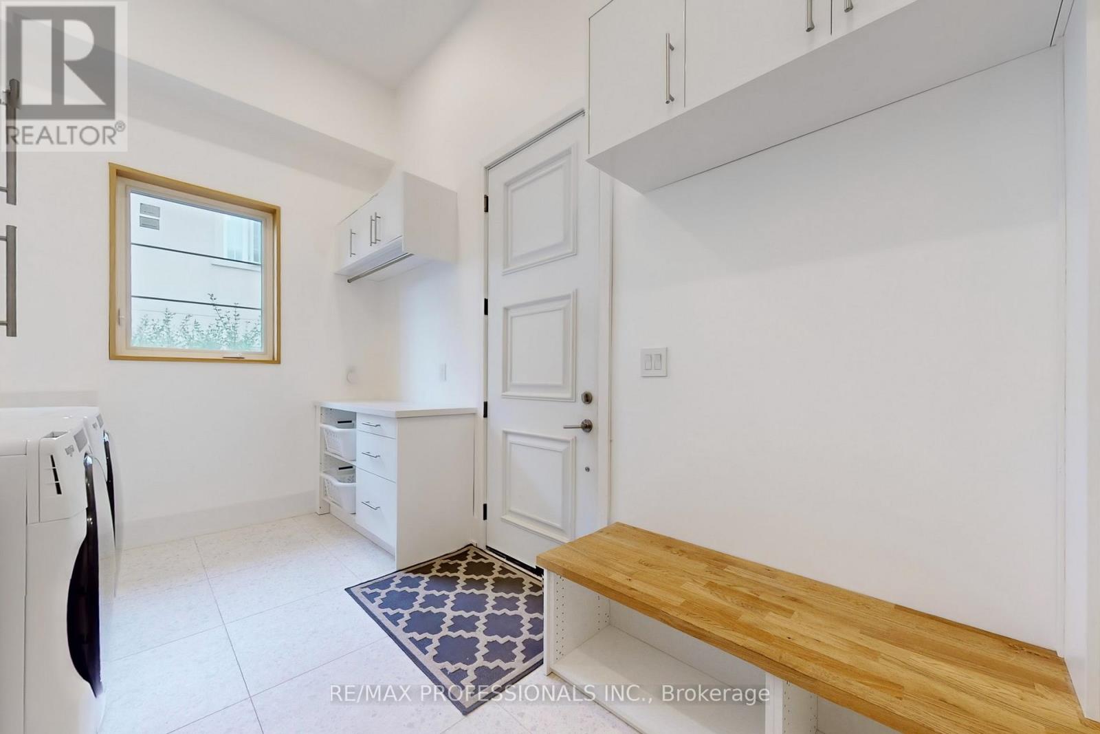 2615 Whaley Drive, Mississauga, Ontario  L5B 1X1 - Photo 22 - W12428460