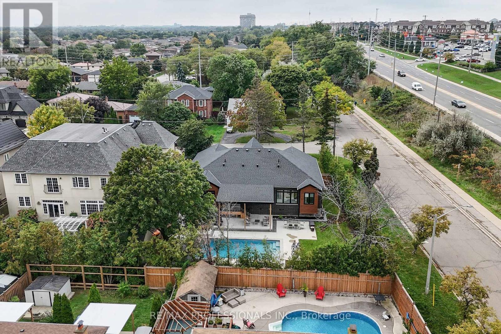 2615 Whaley Drive, Mississauga, Ontario  L5B 1X1 - Photo 42 - W12428460