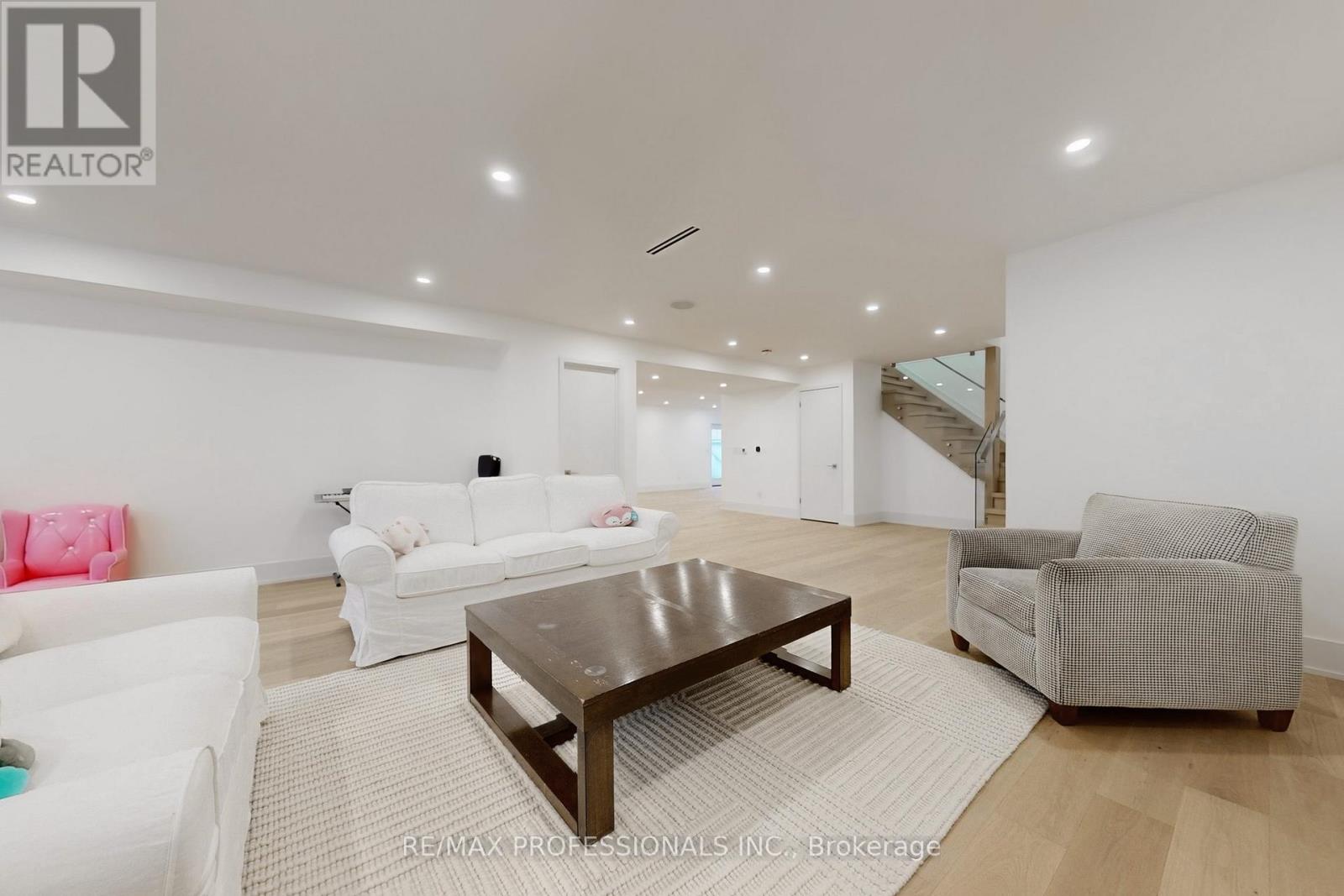 2615 Whaley Drive, Mississauga, Ontario  L5B 1X1 - Photo 27 - W12428460