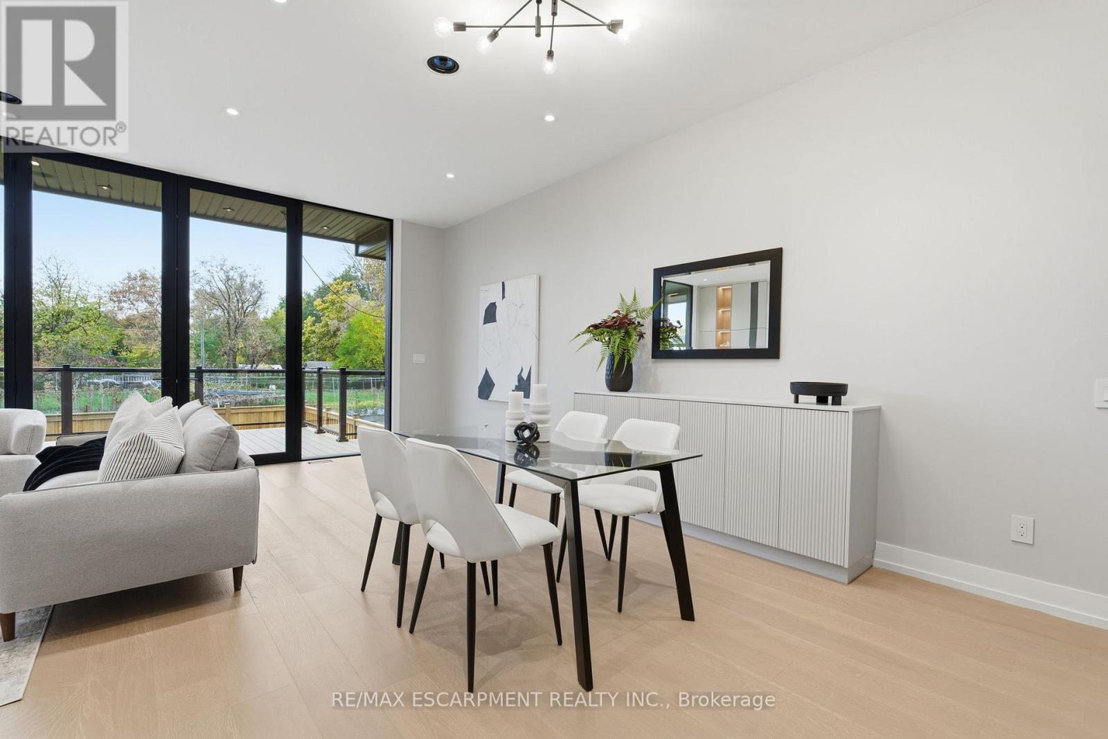 957 Halliday Avenue, Mississauga, Ontario  L5E 1P4 - Photo 21 - W12492108