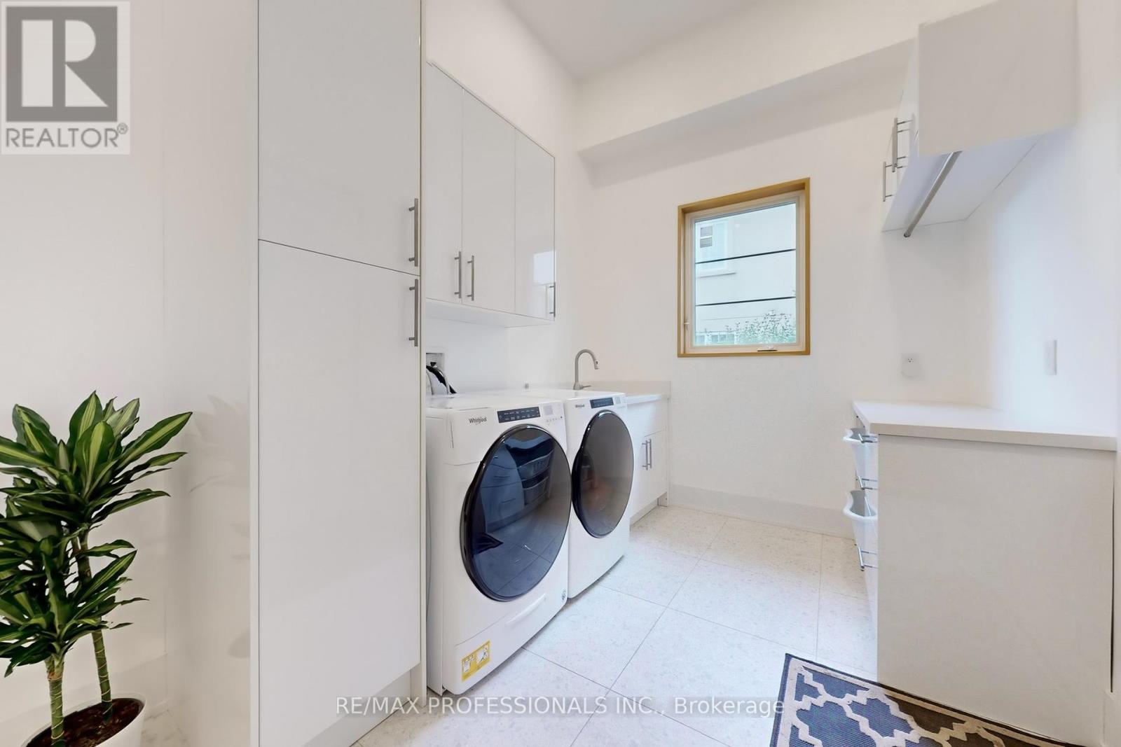 2615 Whaley Drive, Mississauga, Ontario  L5B 1X1 - Photo 23 - W12428460