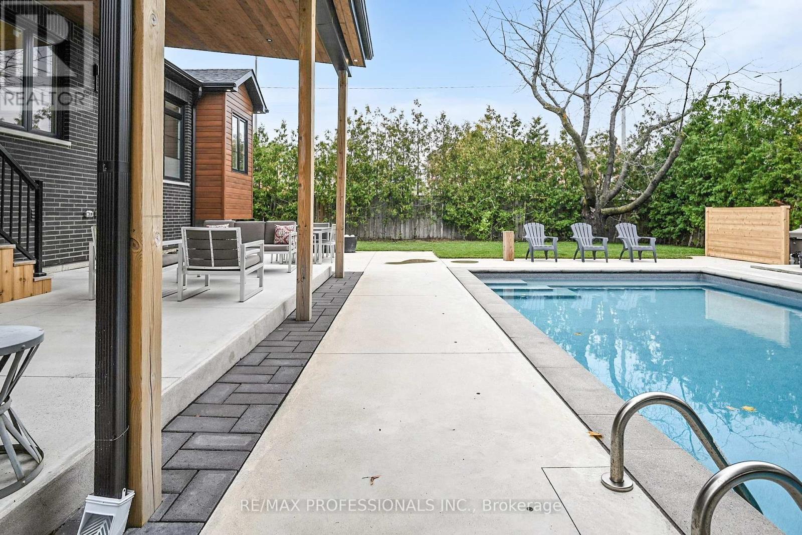 2615 Whaley Drive, Mississauga, Ontario  L5B 1X1 - Photo 39 - W12428460