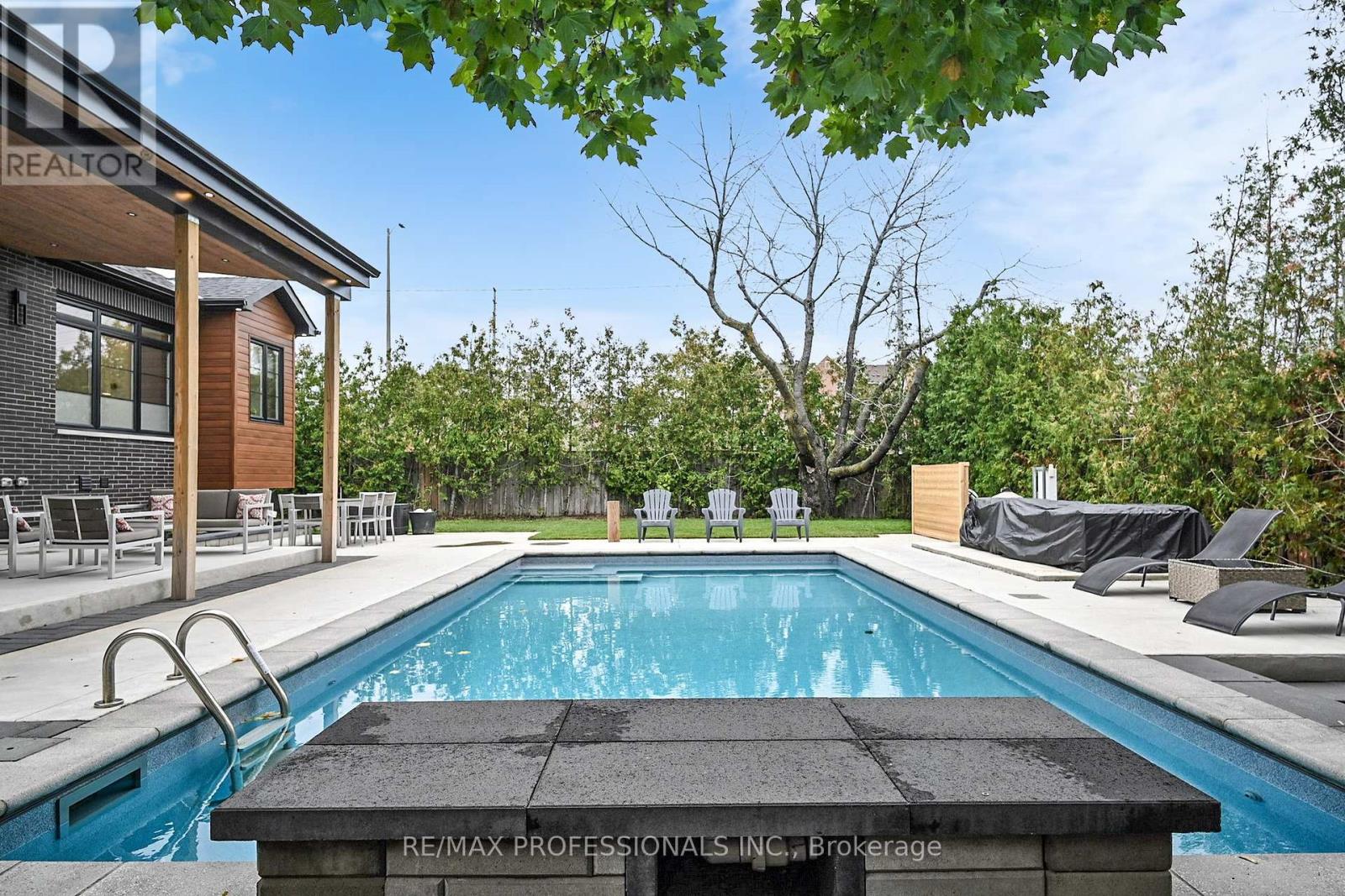 2615 Whaley Drive, Mississauga, Ontario  L5B 1X1 - Photo 36 - W12428460