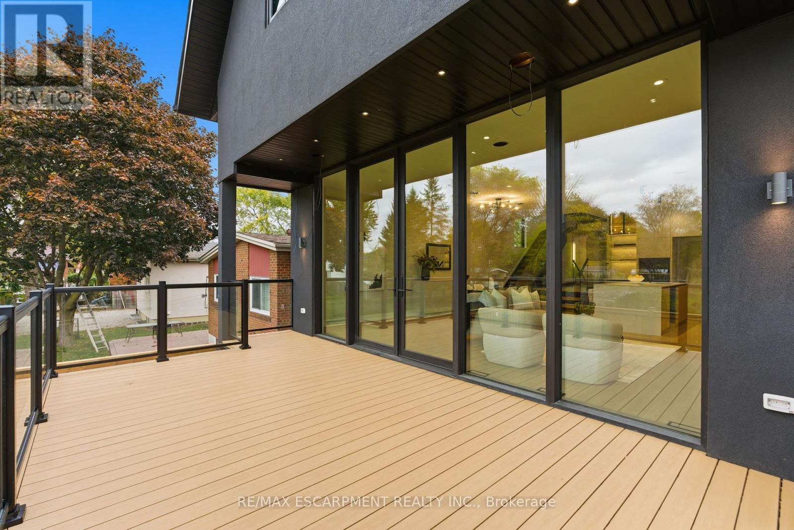 957 Halliday Avenue, Mississauga, Ontario  L5E 1P4 - Photo 24 - W12492108