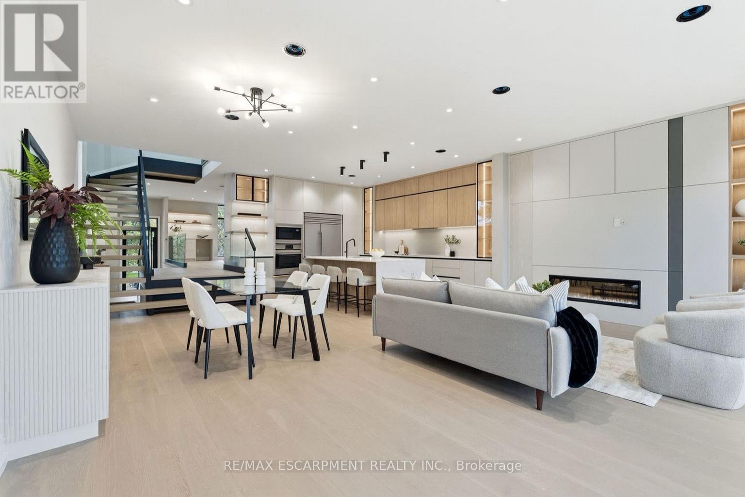 957 Halliday Avenue, Mississauga, Ontario  L5E 1P4 - Photo 19 - W12492108