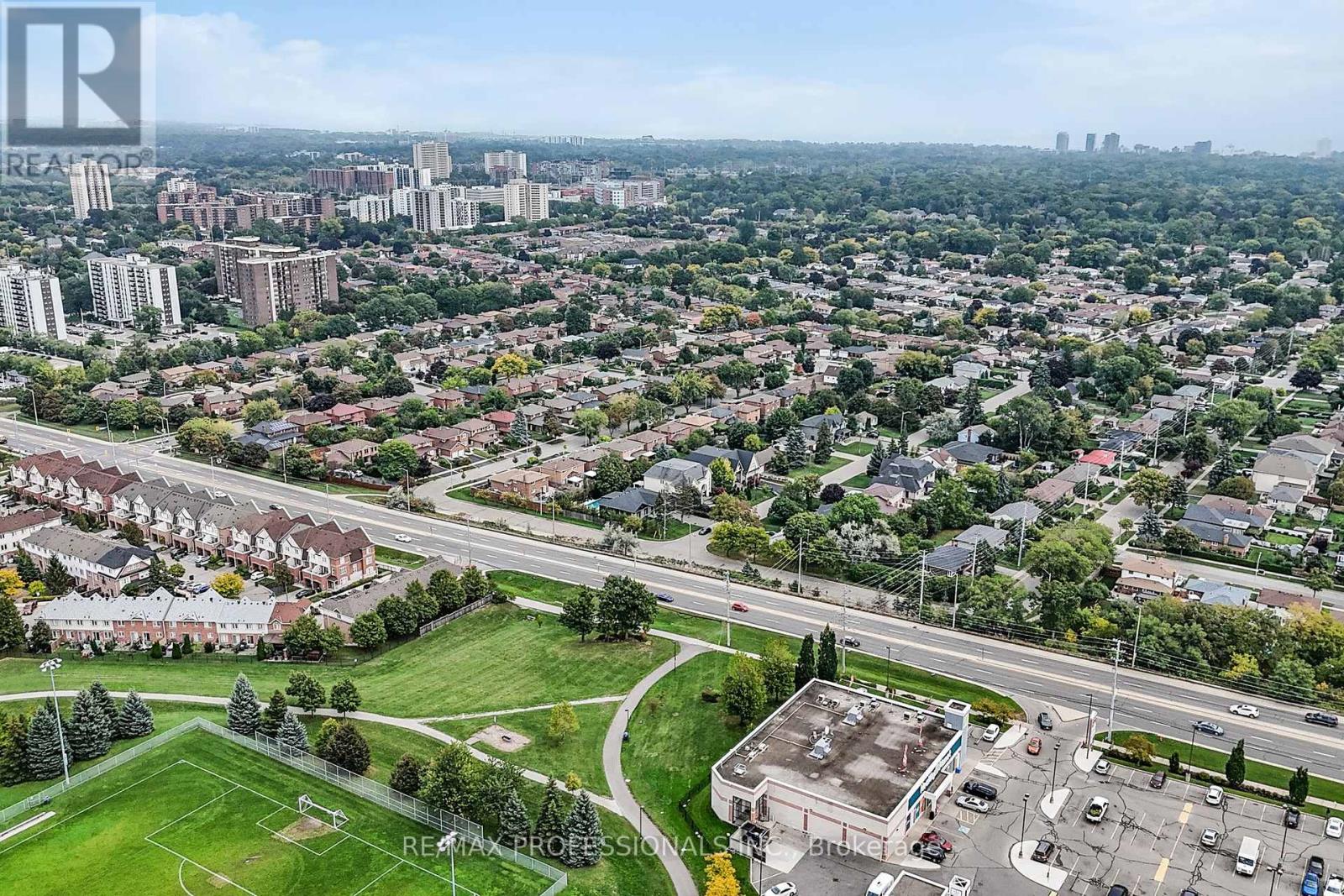 2615 Whaley Drive, Mississauga, Ontario  L5B 1X1 - Photo 45 - W12428460