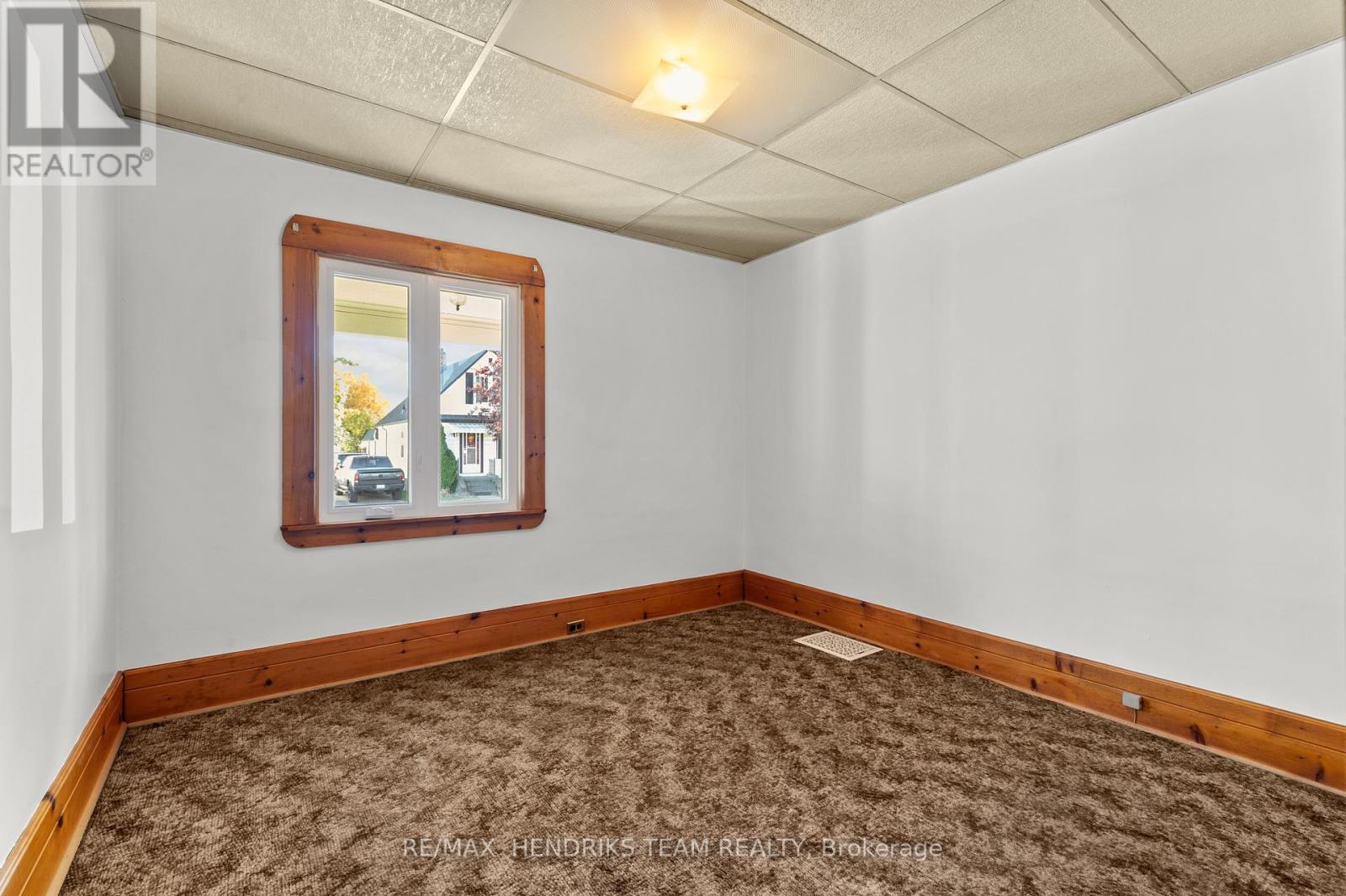 15 Stuart Avenue, St. Catharines, Ontario  L2R 1M6 - Photo 13 - X12493336