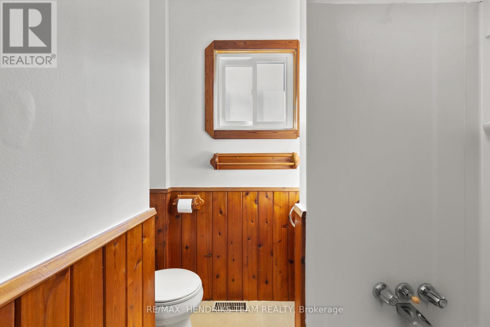 15 Stuart Avenue, St. Catharines, Ontario  L2R 1M6 - Photo 18 - X12493336