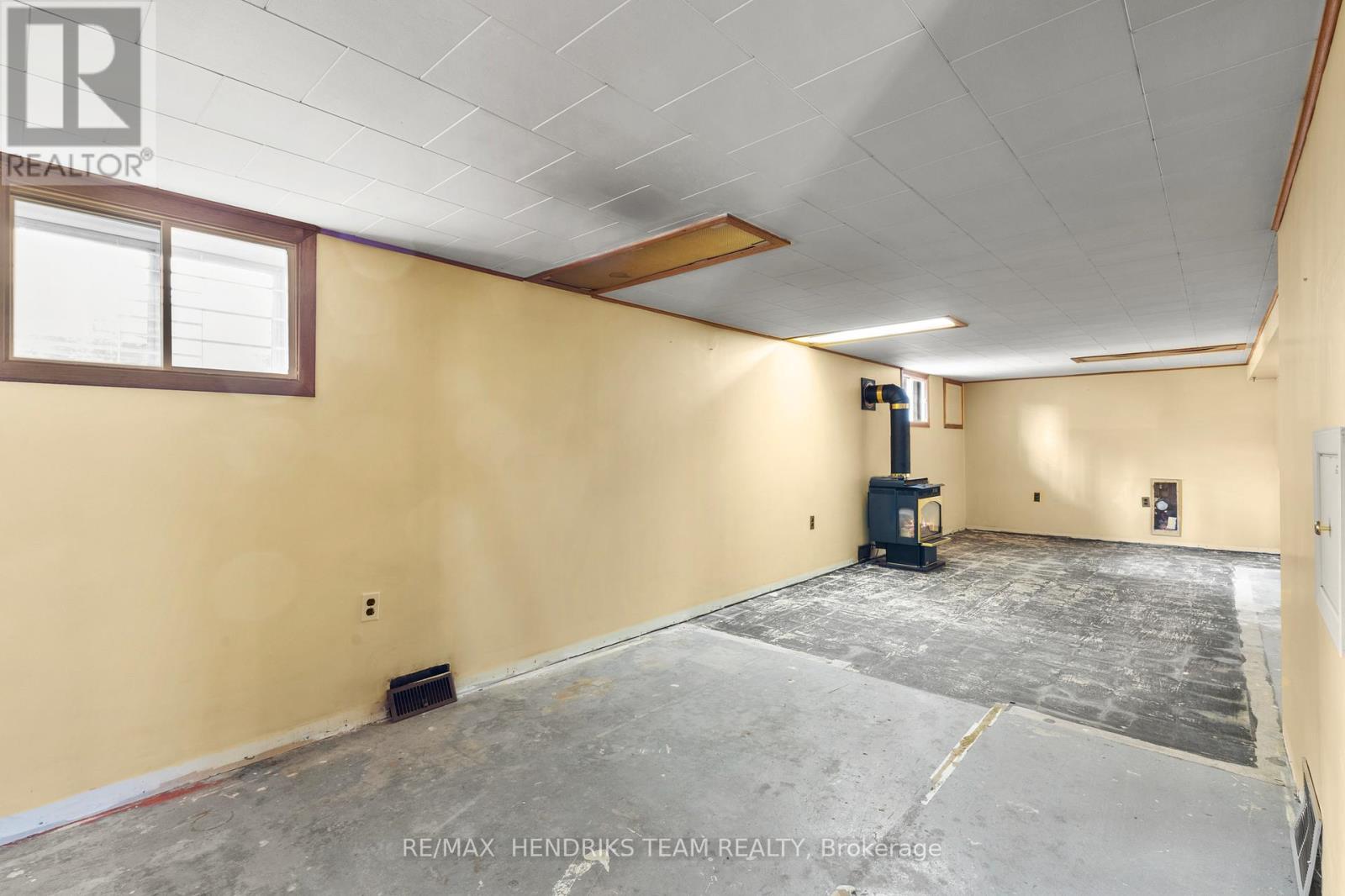 15 Stuart Avenue, St. Catharines, Ontario  L2R 1M6 - Photo 20 - X12493336