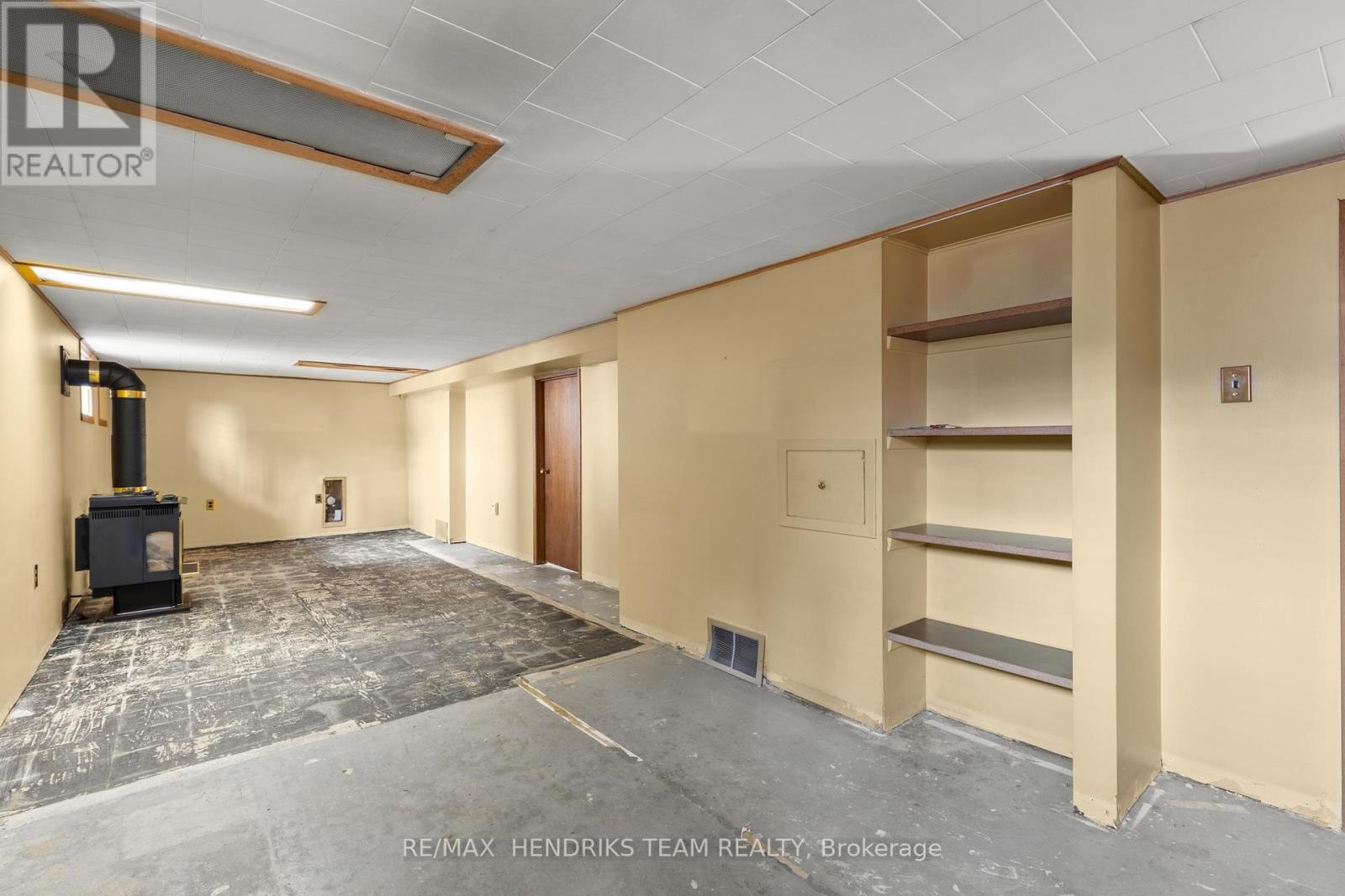 15 Stuart Avenue, St. Catharines, Ontario  L2R 1M6 - Photo 21 - X12493336