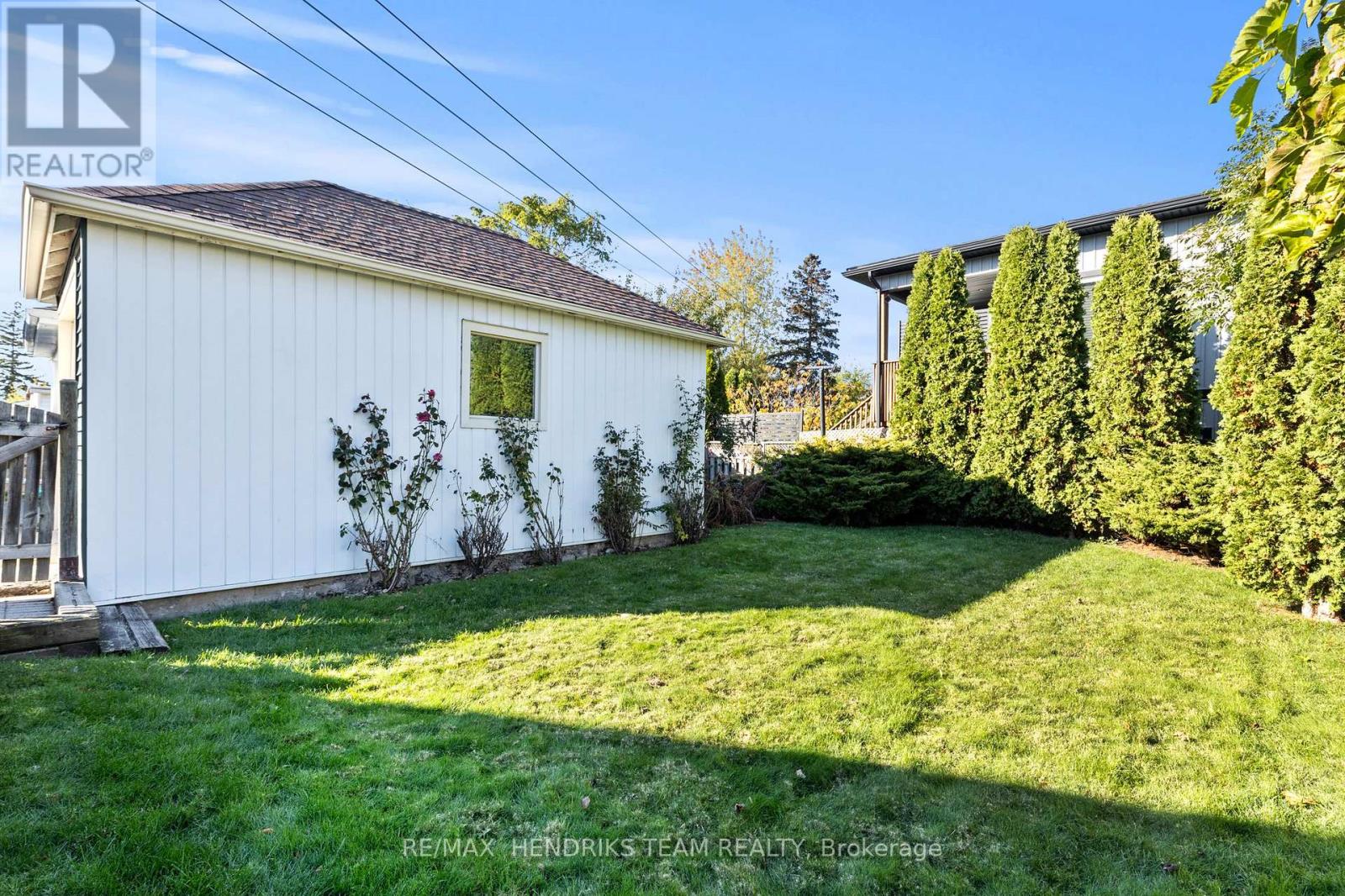 15 Stuart Avenue, St. Catharines, Ontario  L2R 1M6 - Photo 27 - X12493336